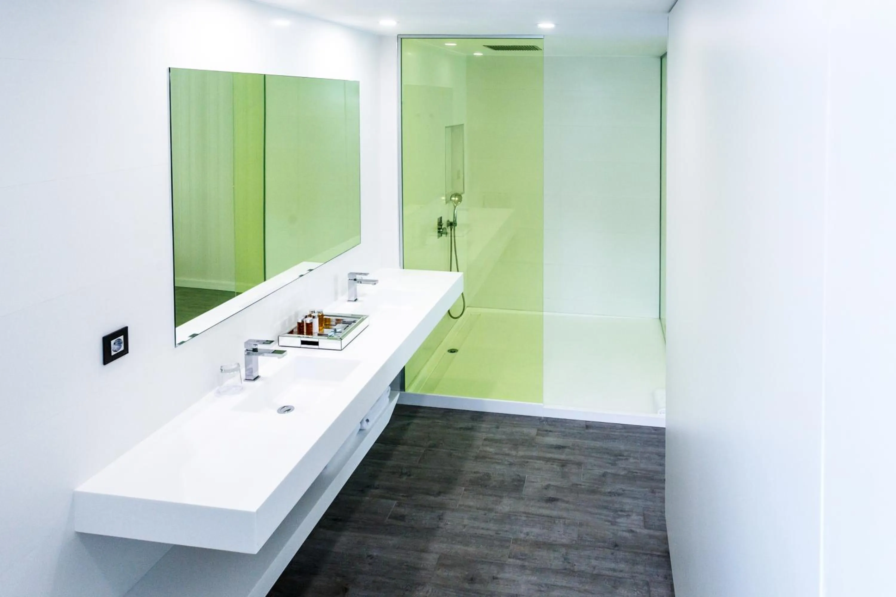 Shower in Seven Hotel & Wellness - Gay Men Only