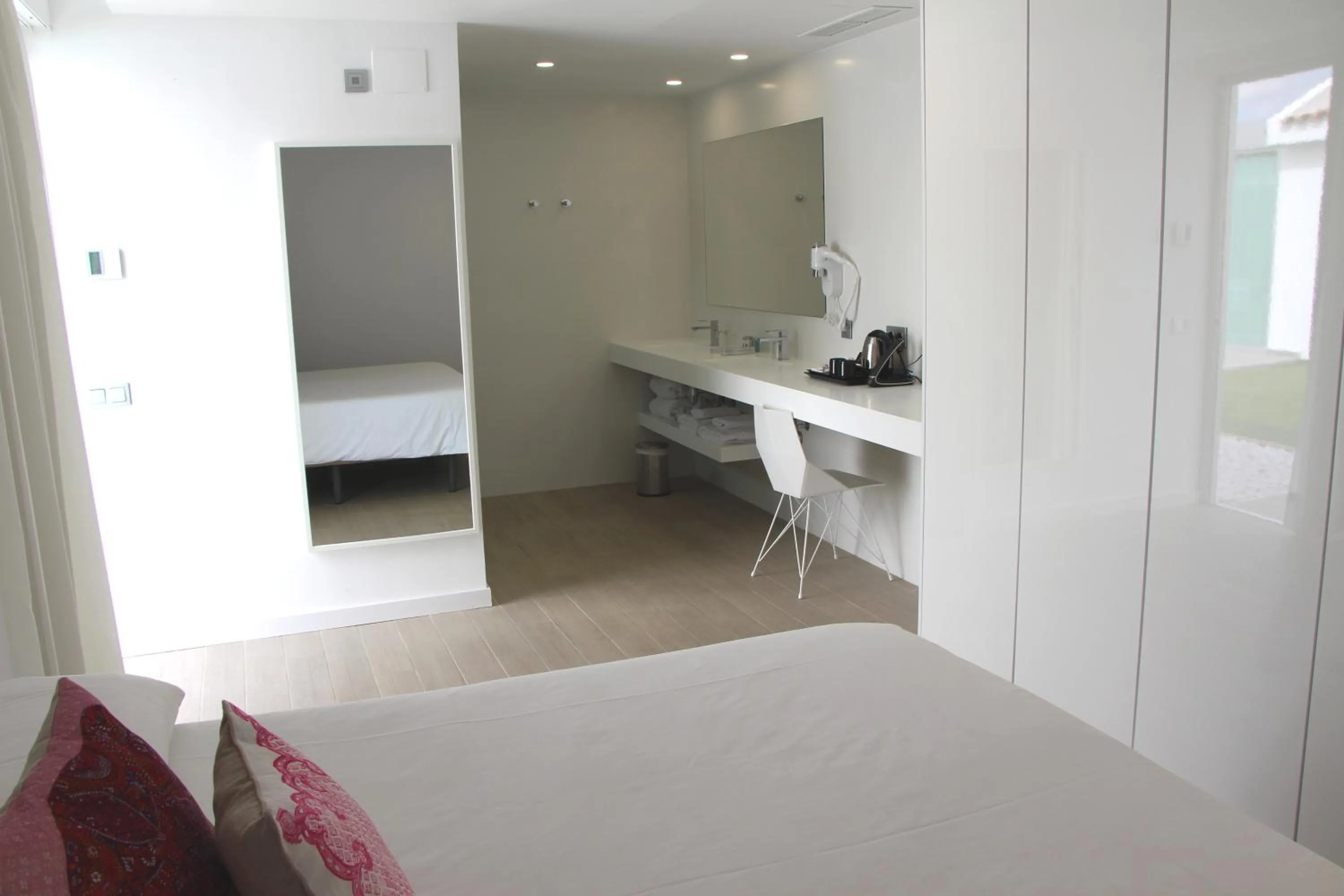 Bathroom, Bed in Seven Hotel & Wellness - Gay Men Only