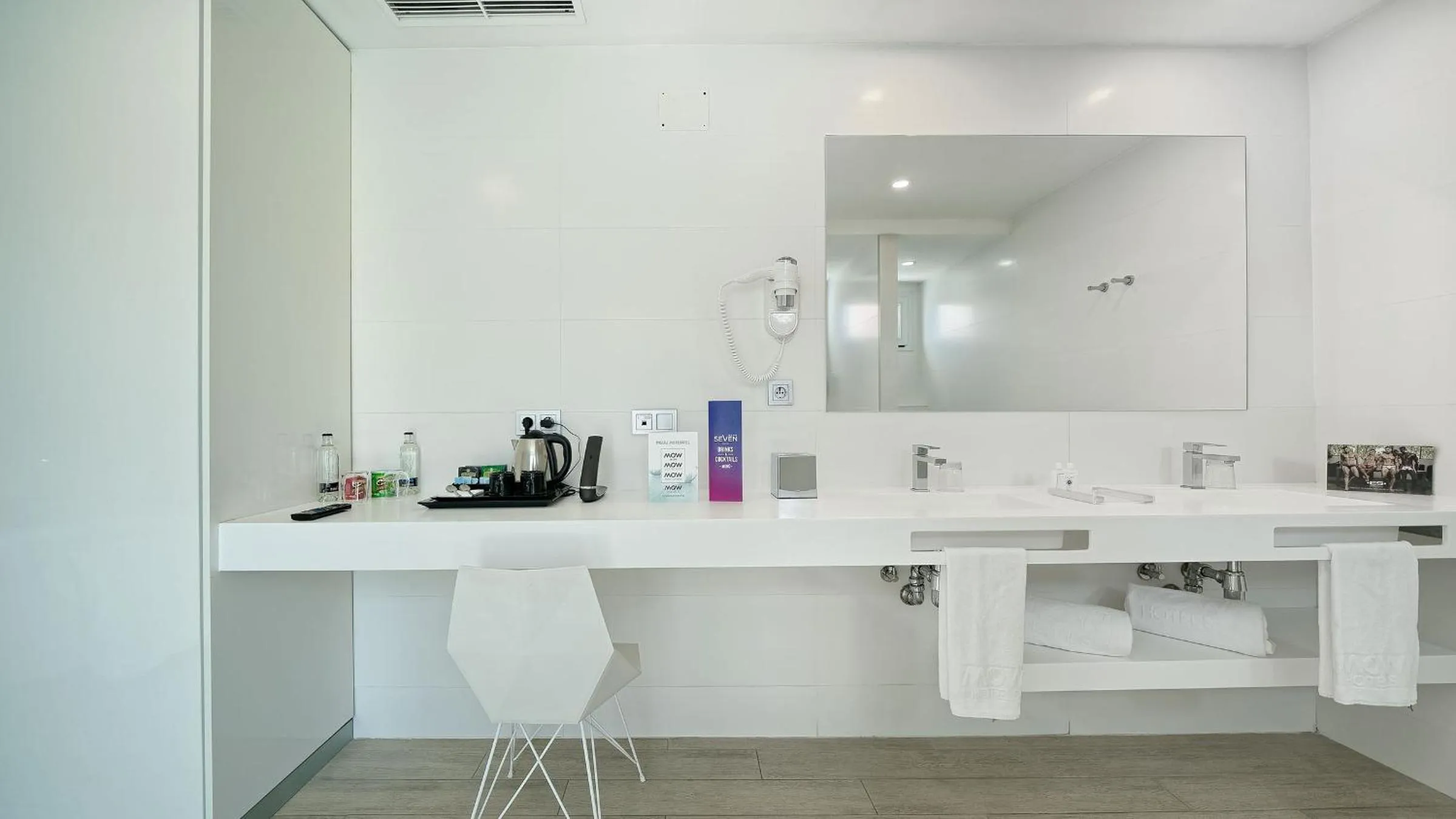 Seven Hotel & Wellness - Gay Men Only