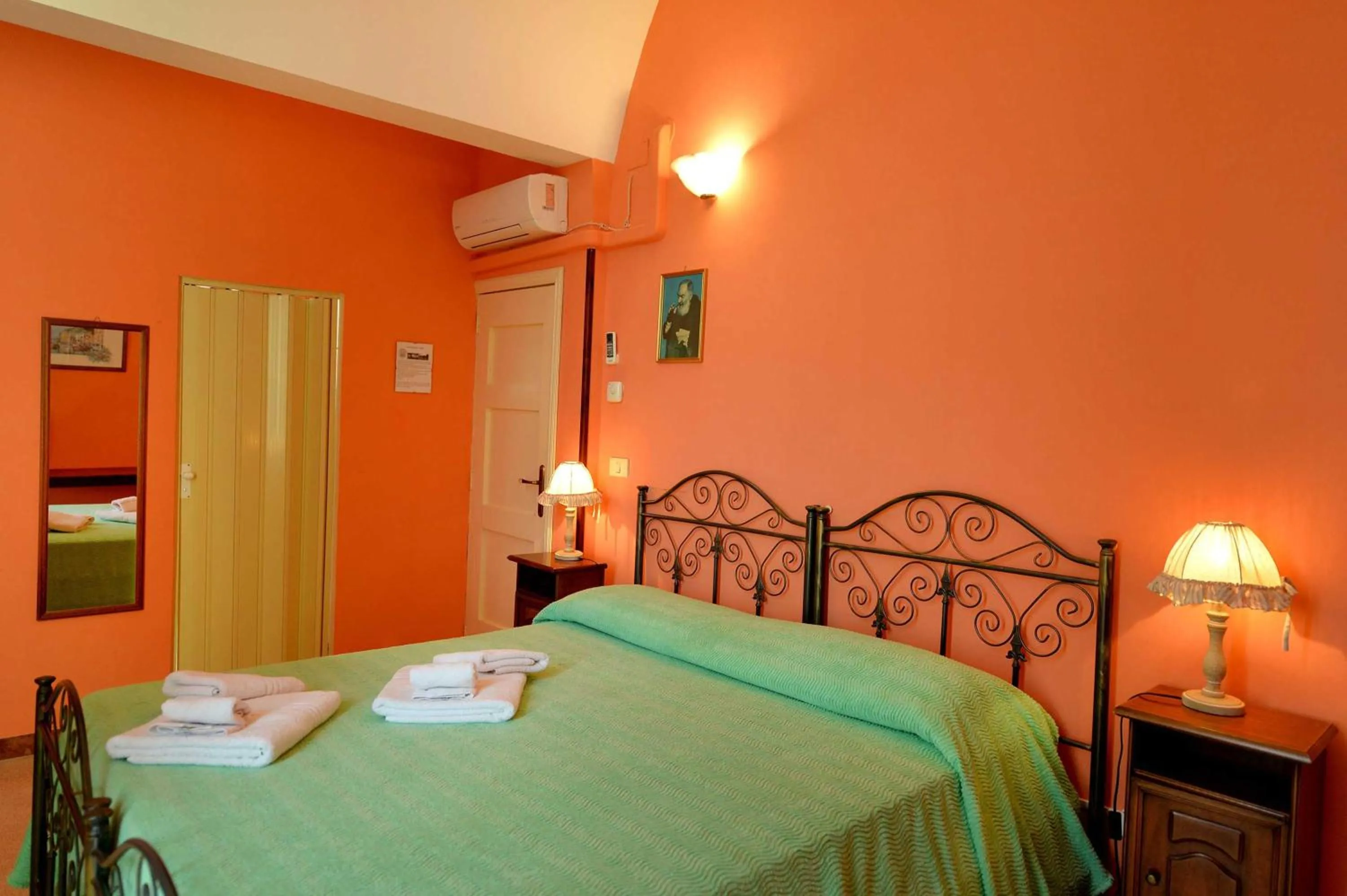 Bedroom, Bed in Agriturismo Santa Chiara