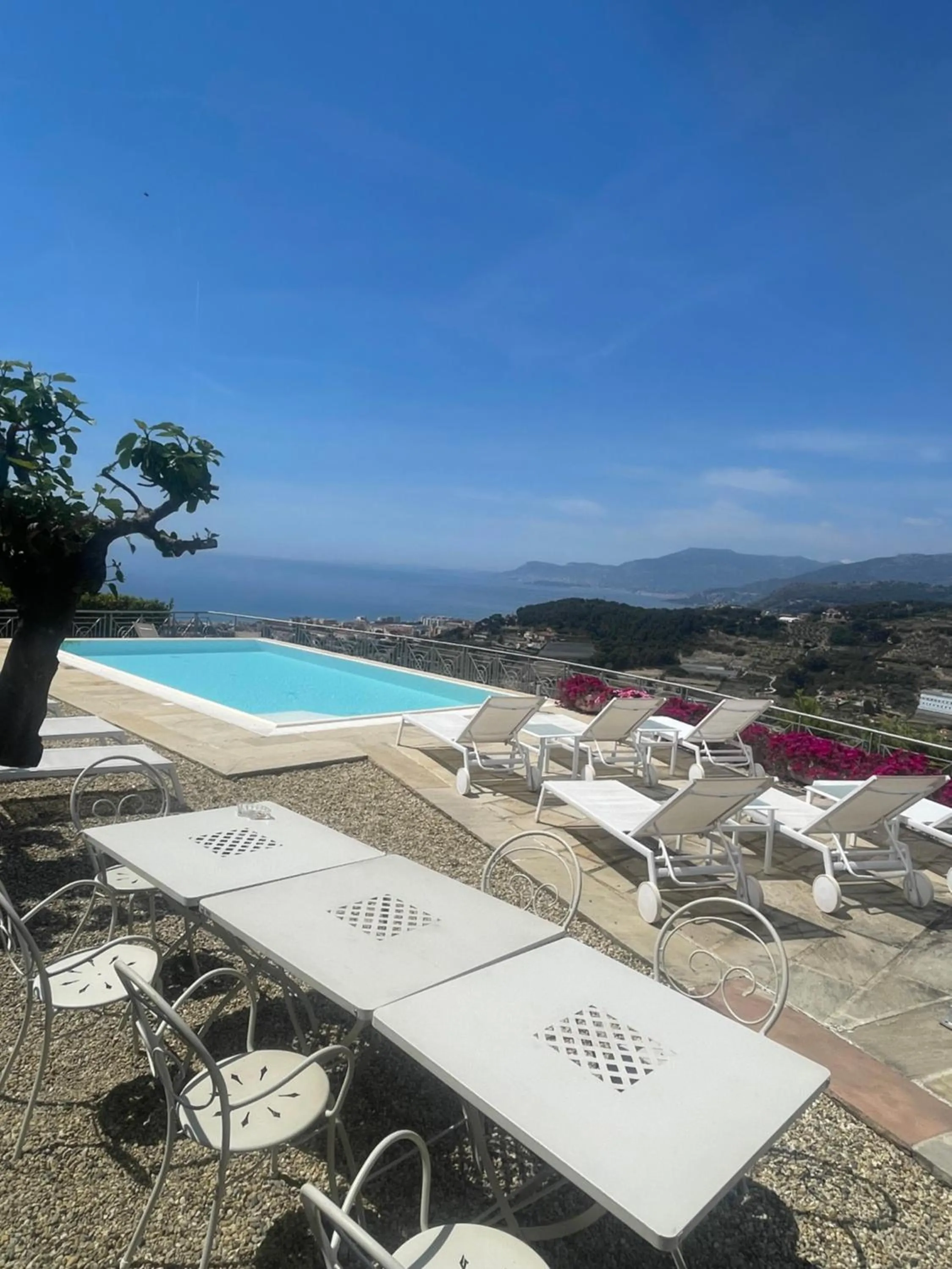 Villa Gaia - Luxury Villa, pool & wellness rooms