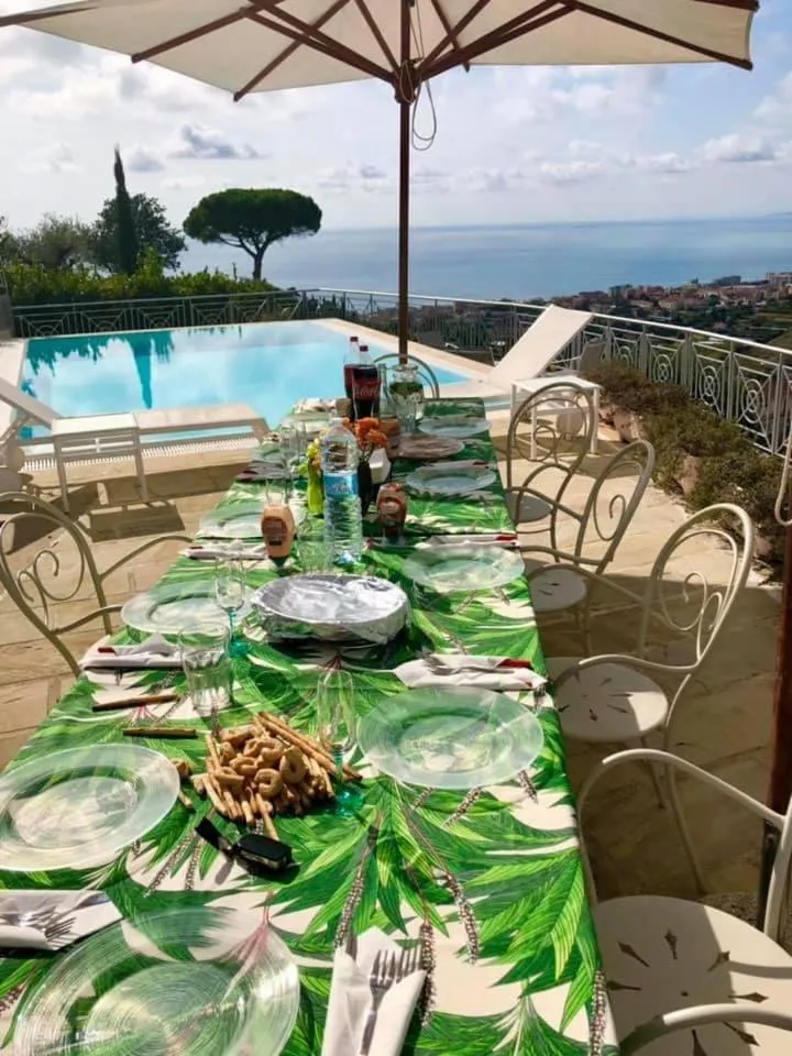 Villa Gaia - Luxury Villa, pool & wellness rooms