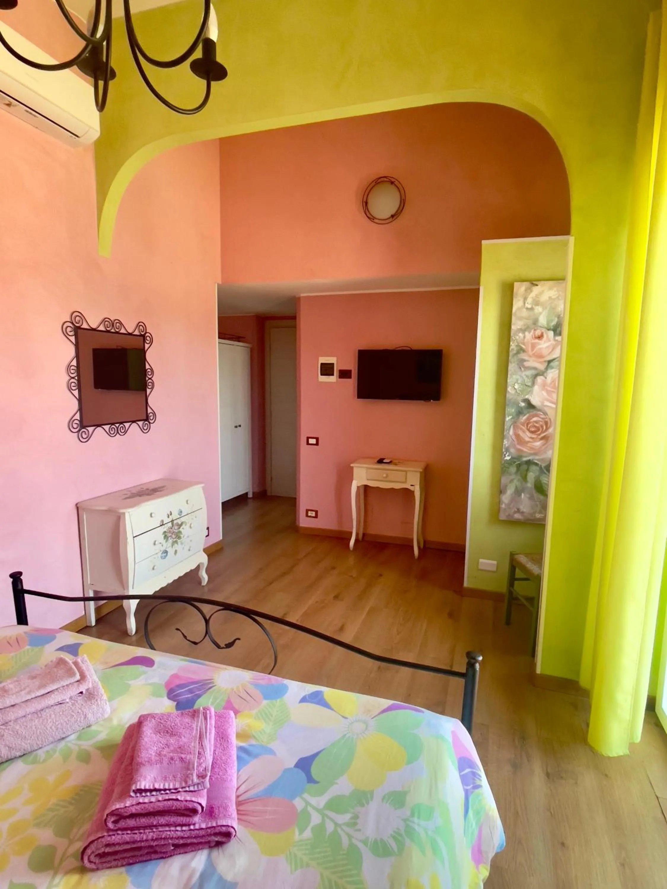 Bed in Villa Gaia - Luxury Villa, pool & wellness rooms