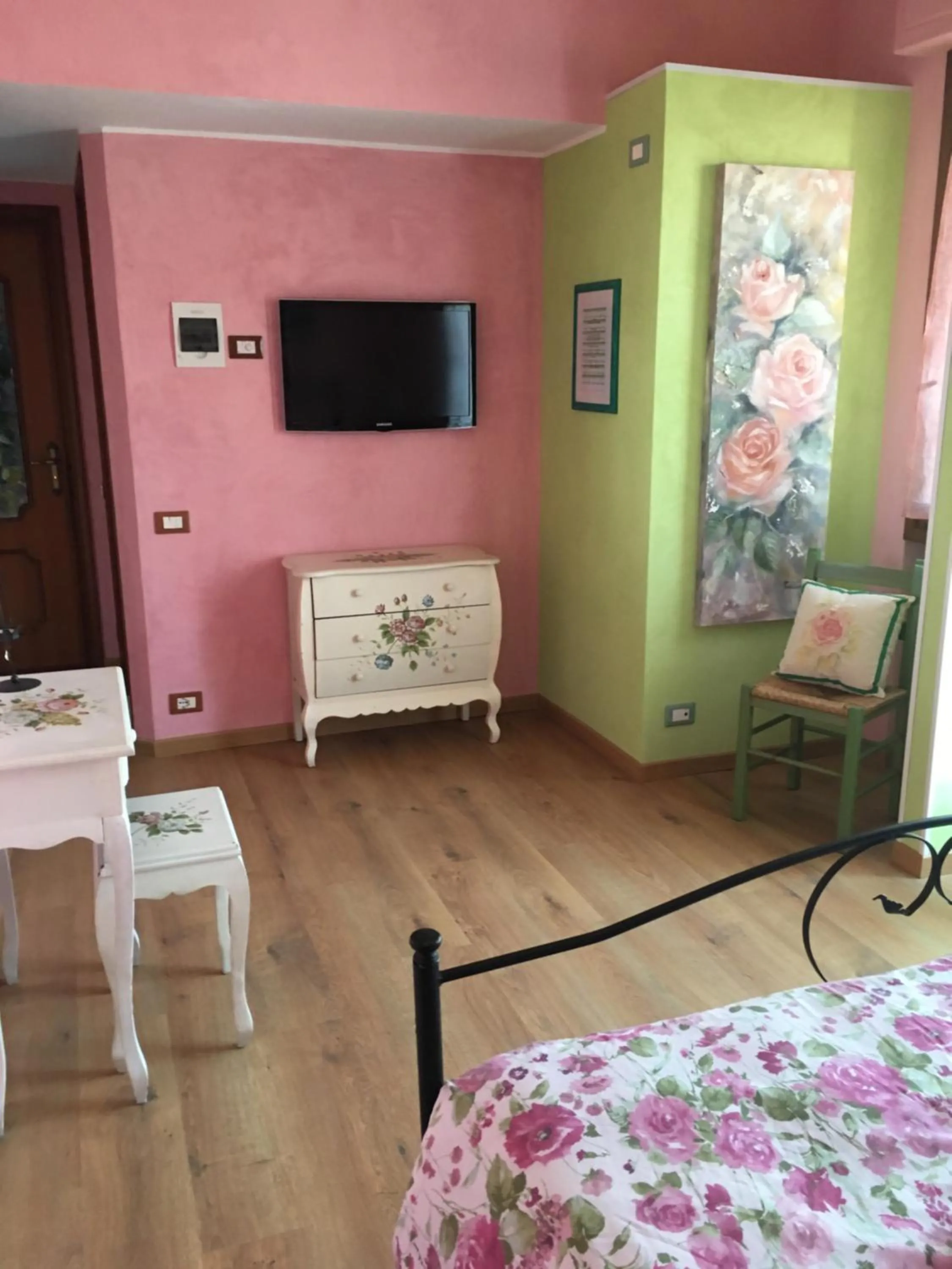 Bed in Villa Gaia - Luxury Villa, pool & wellness rooms