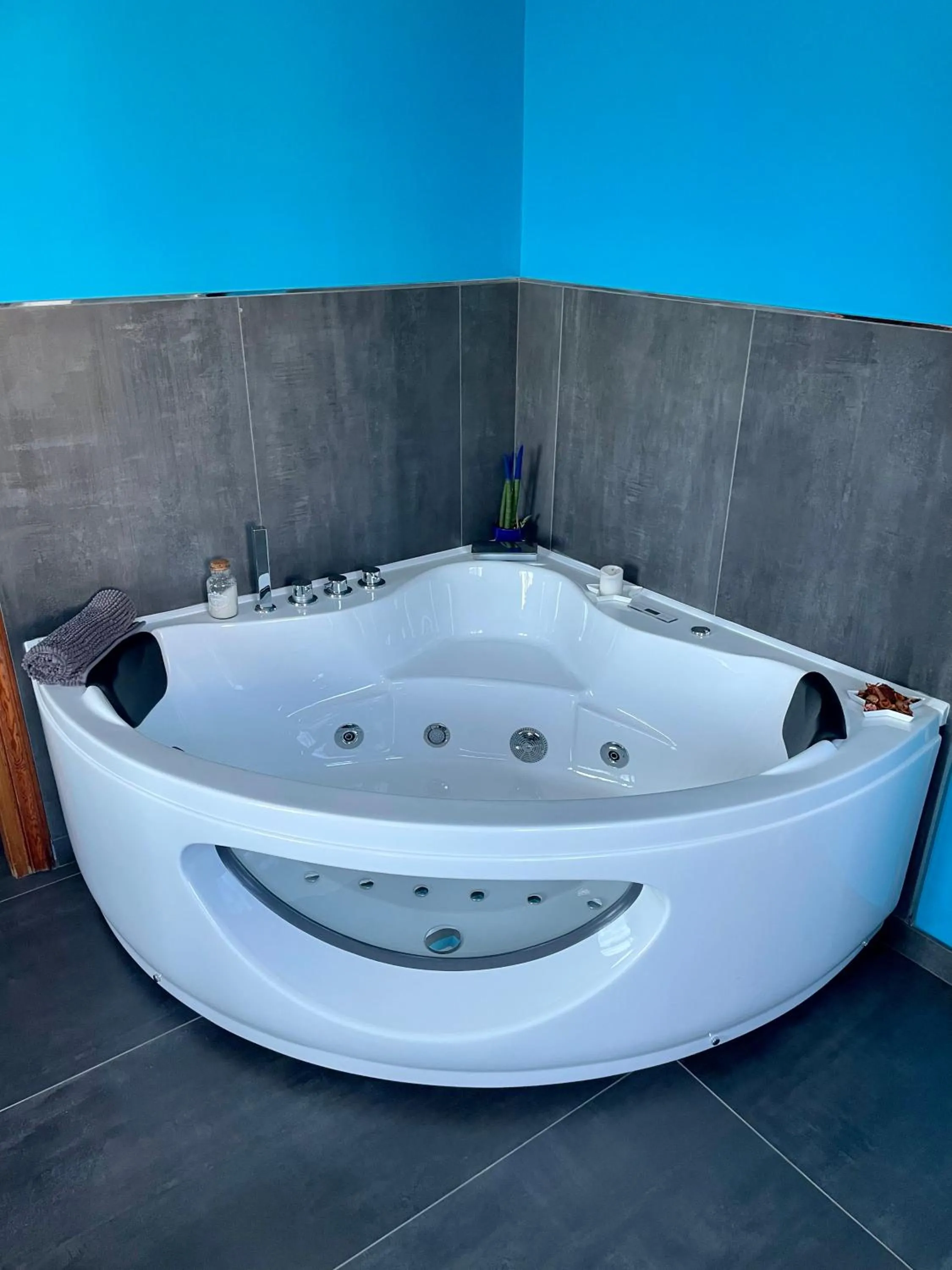 Villa Gaia - Luxury Villa, pool & wellness rooms