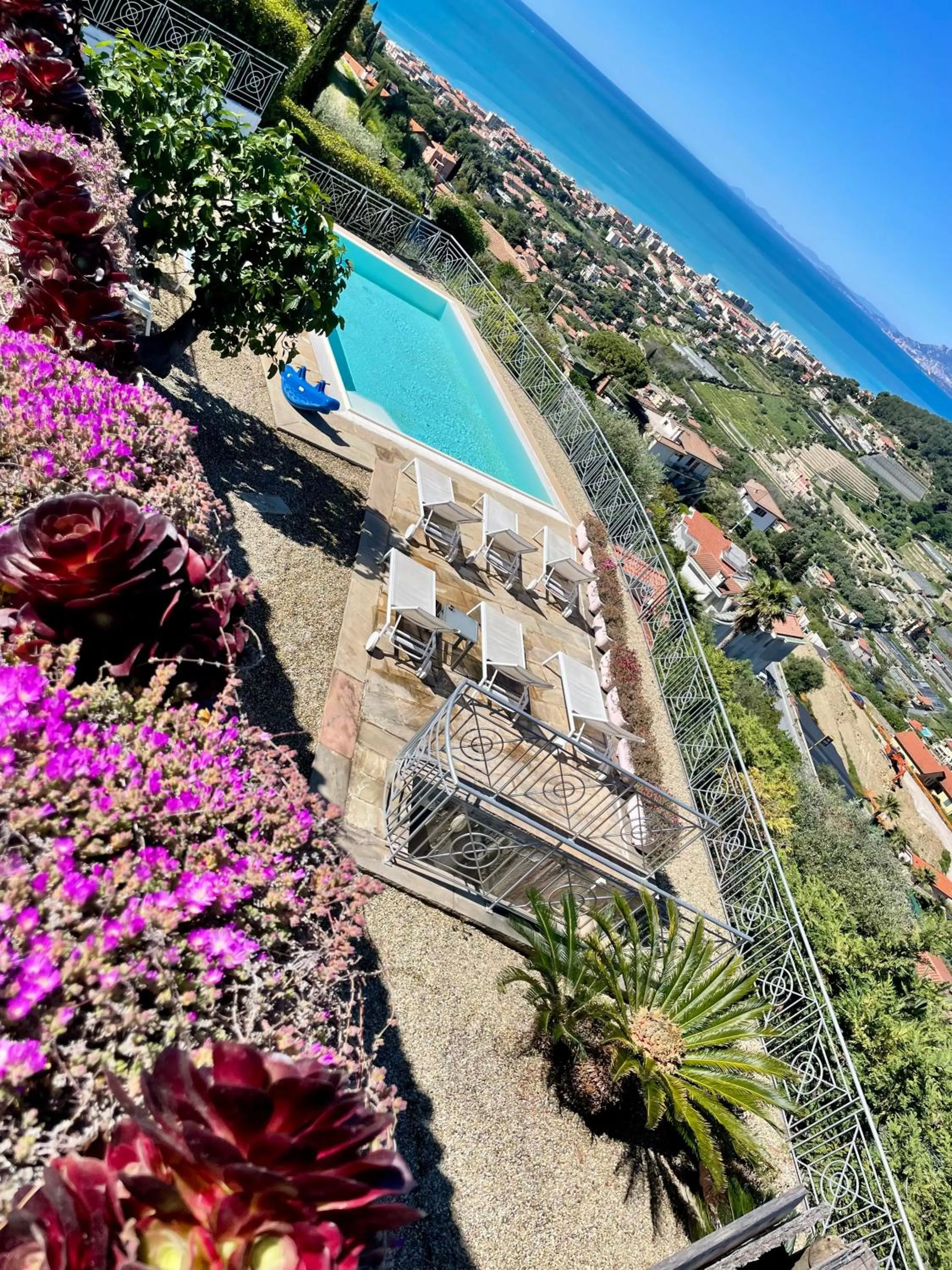 Villa Gaia - Luxury Villa, pool & wellness rooms