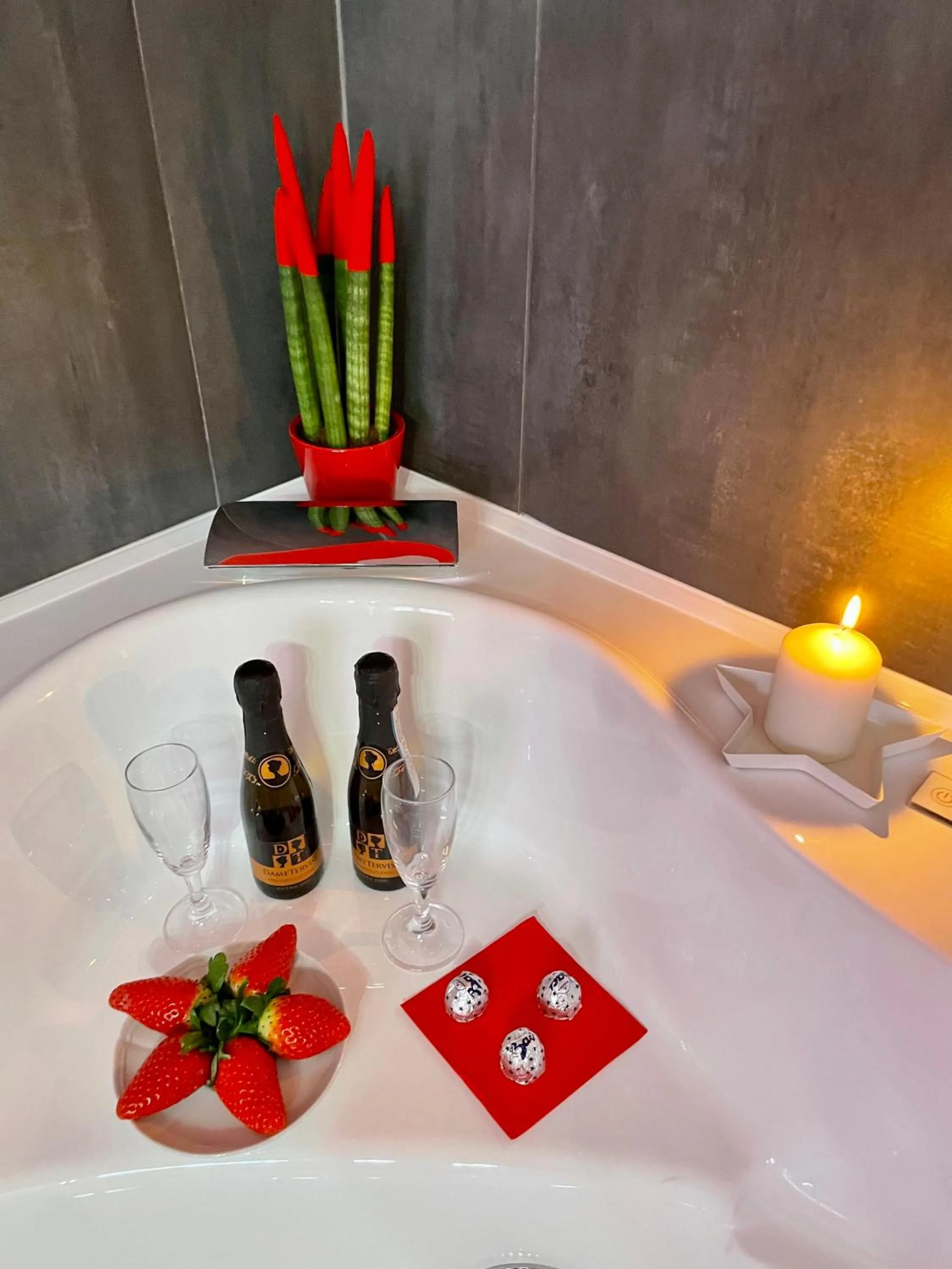 Villa Gaia - Luxury Villa, pool & wellness rooms