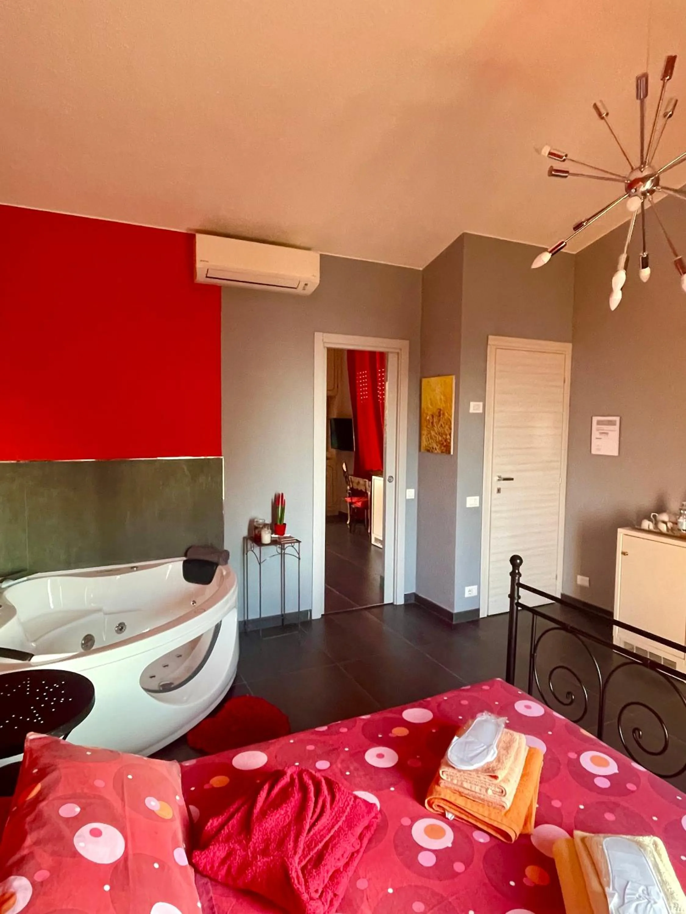 Bed in Villa Gaia - Luxury Villa, pool & wellness rooms
