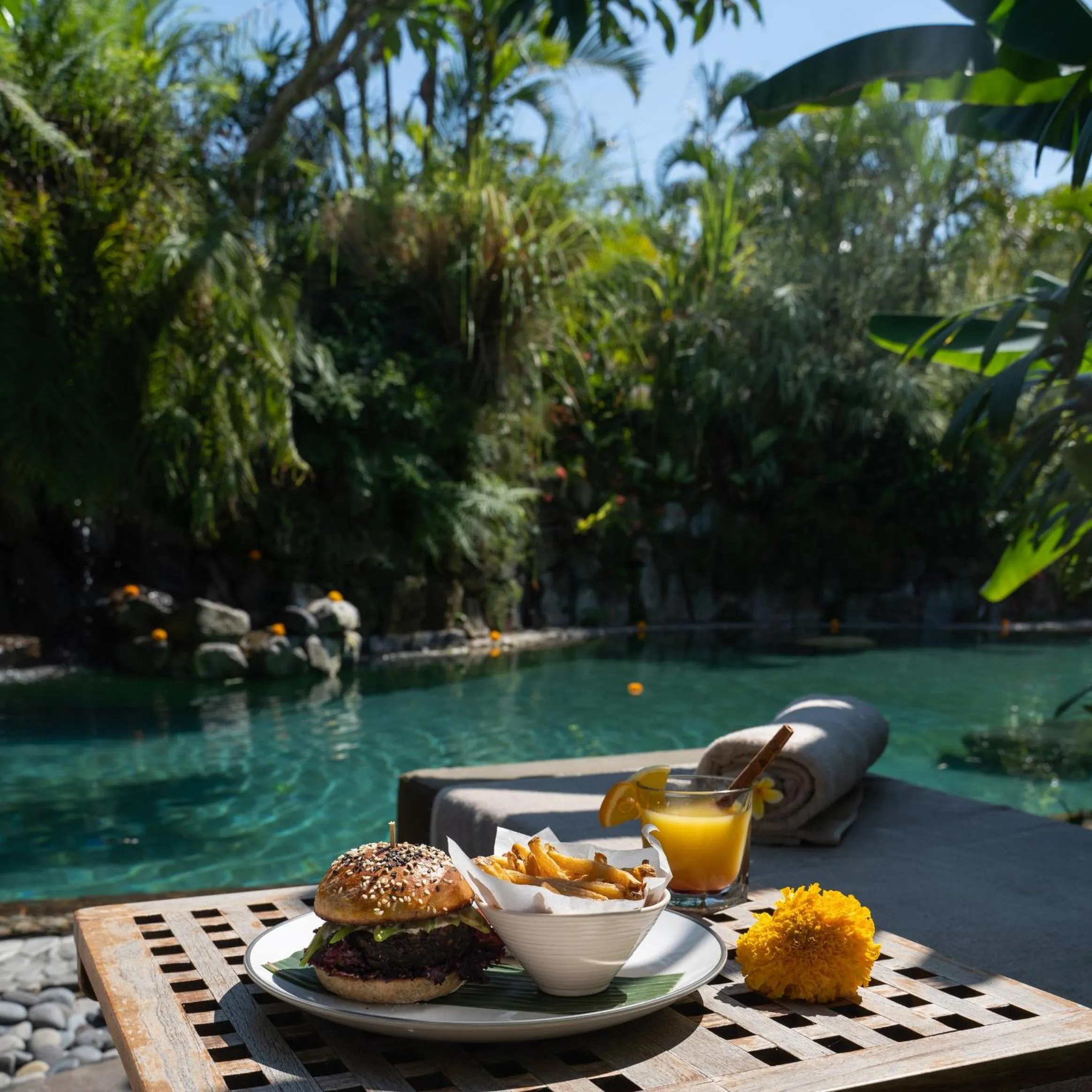 Restaurant/places to eat in JEstate villas & guest houses - Jimbaran