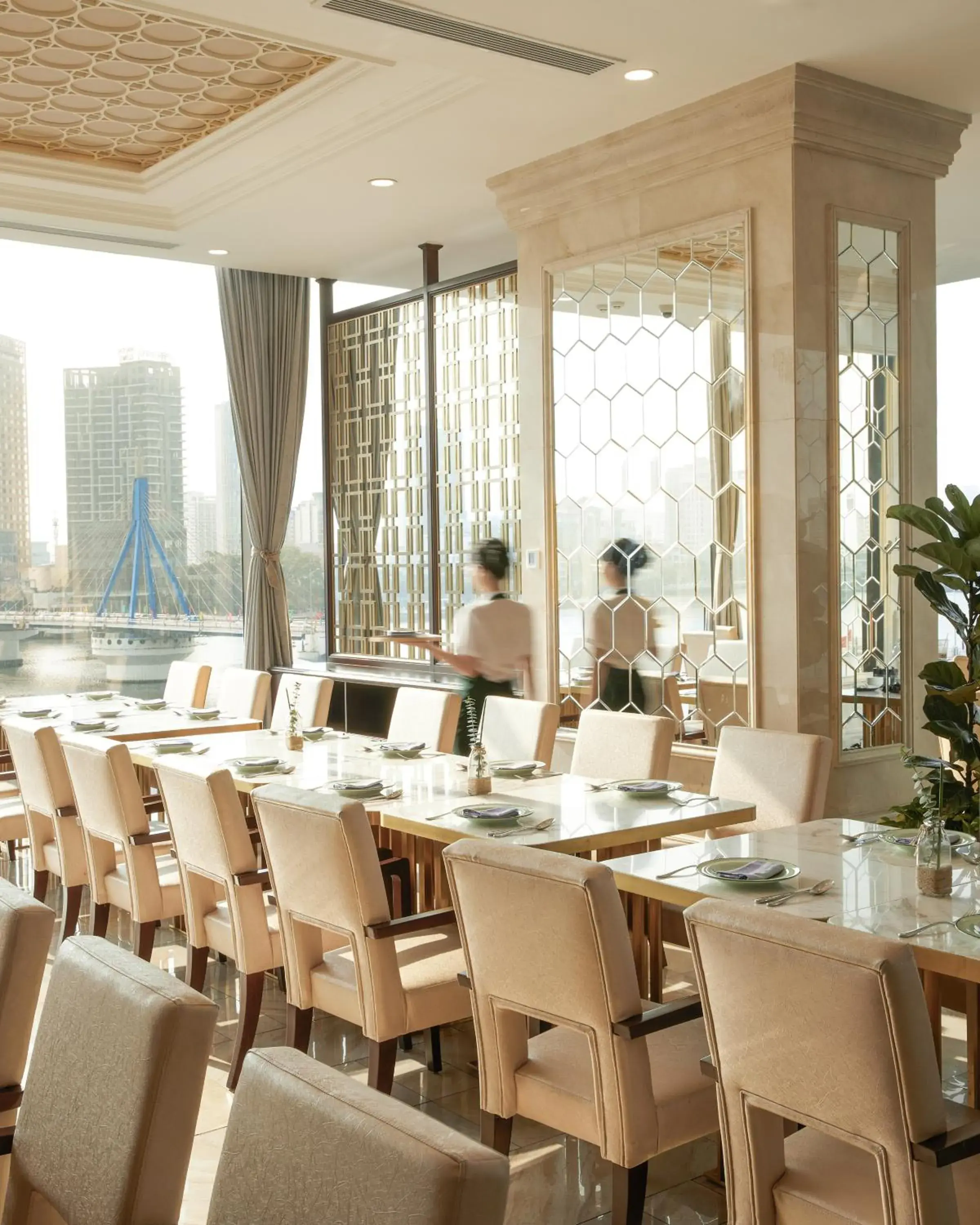 Restaurant/places to eat in Meliá Vinpearl Danang Riverfront Restaurant/places to eat in Meliá Vinpearl Danang Riverfront