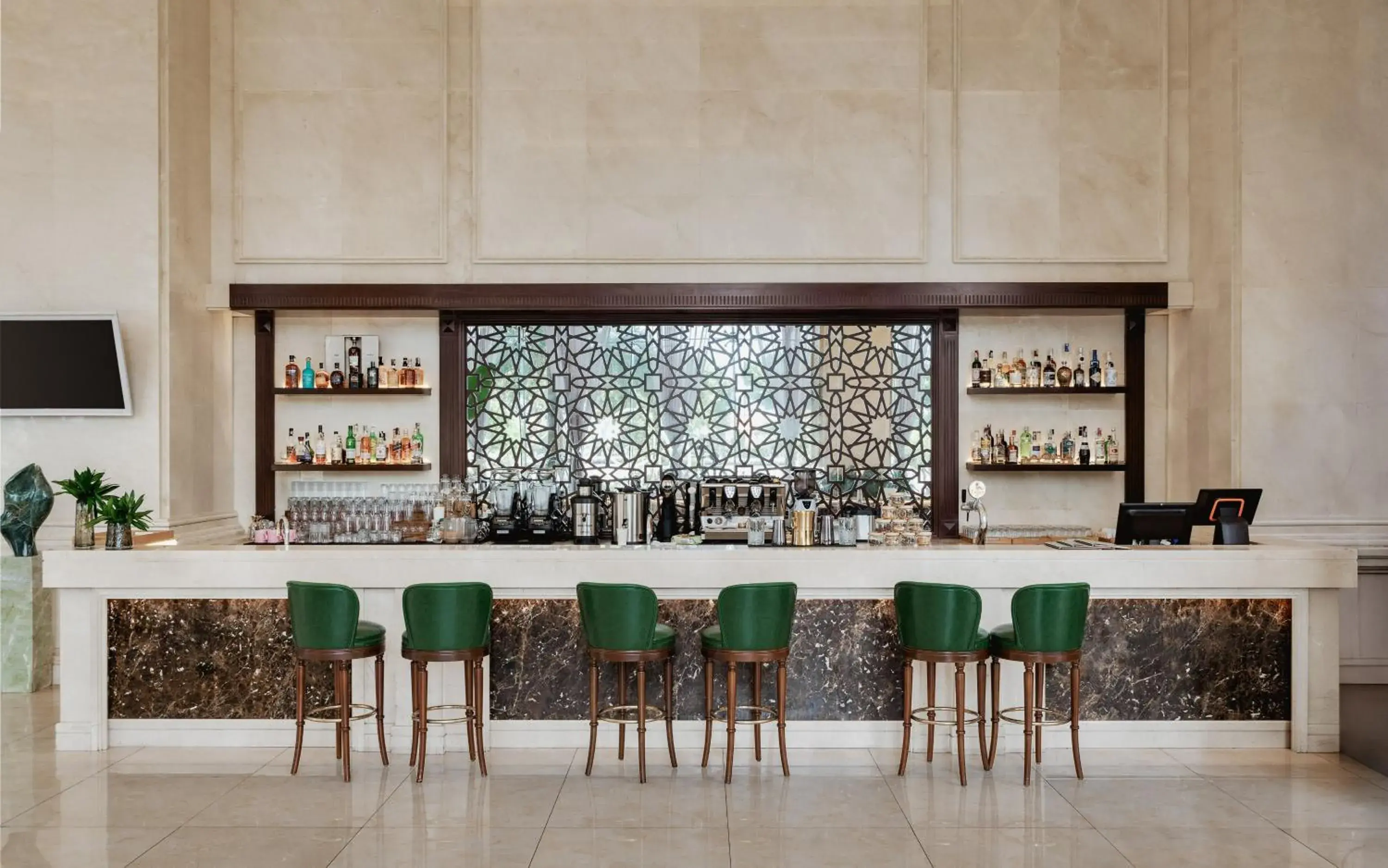 Lounge or bar in Meliá Vinpearl Danang Riverfront Lounge or bar in Meliá Vinpearl Danang Riverfront