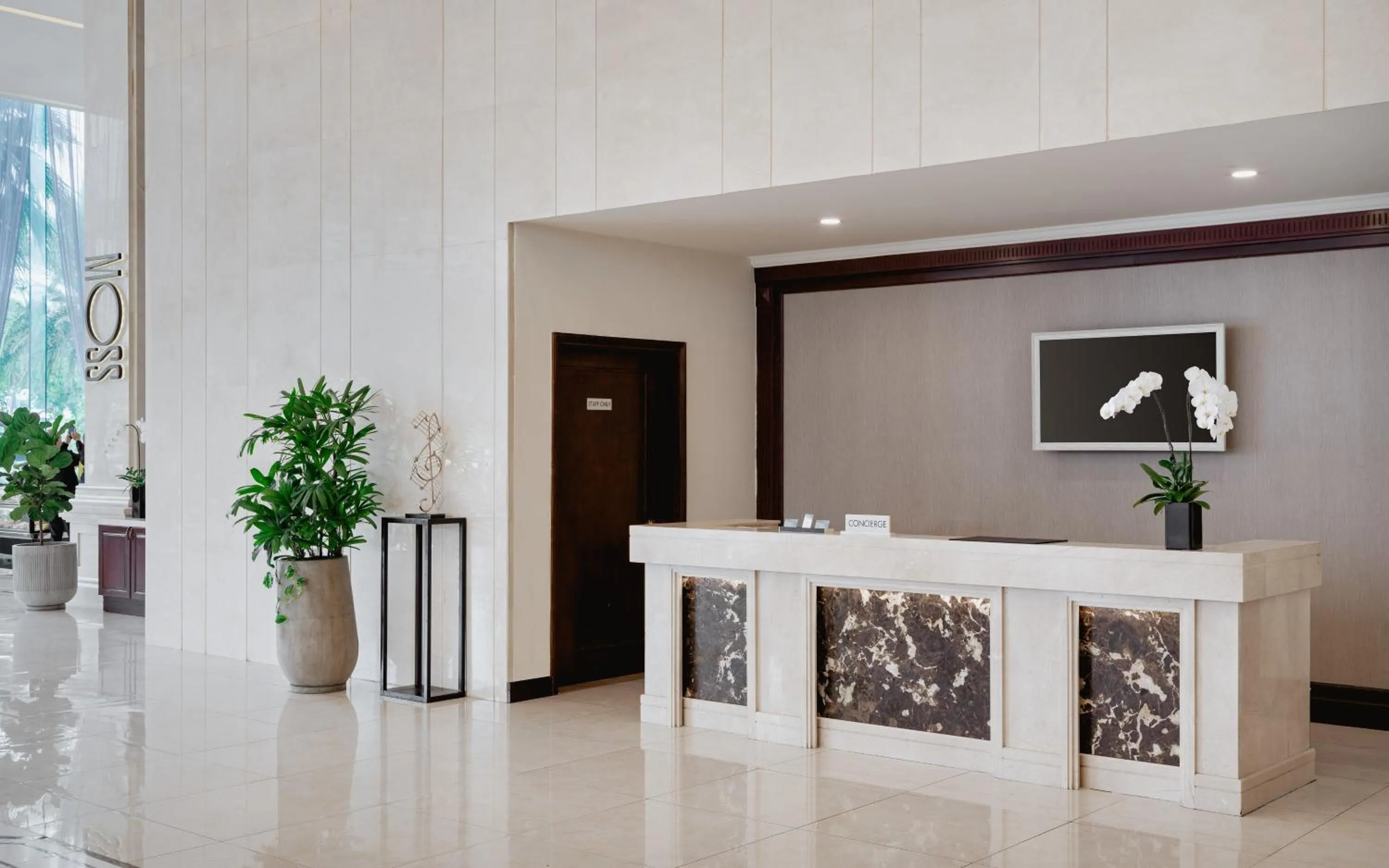 concierge in Meliá Vinpearl Danang Riverfront