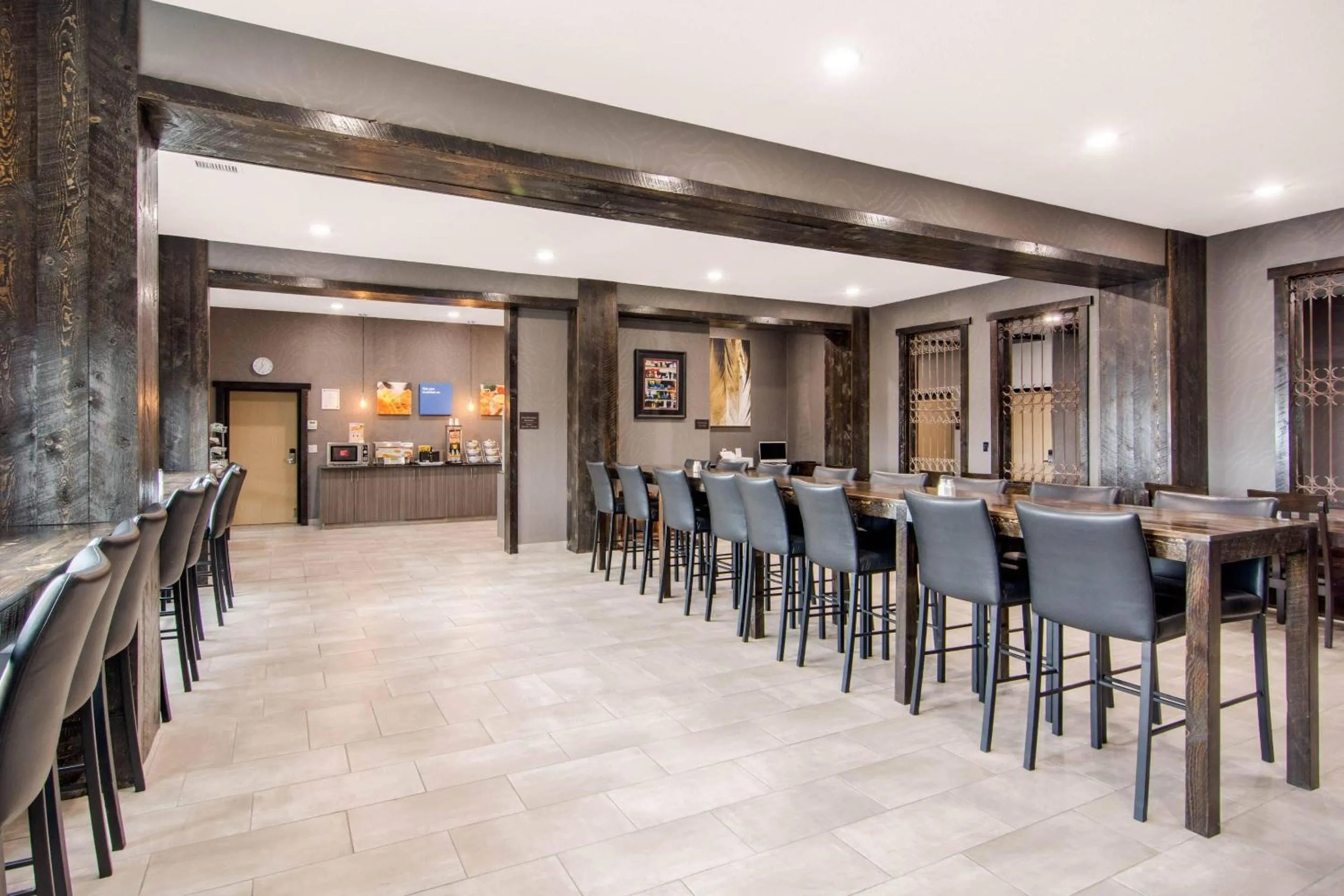 Breakfast in Comfort Inn & Suites