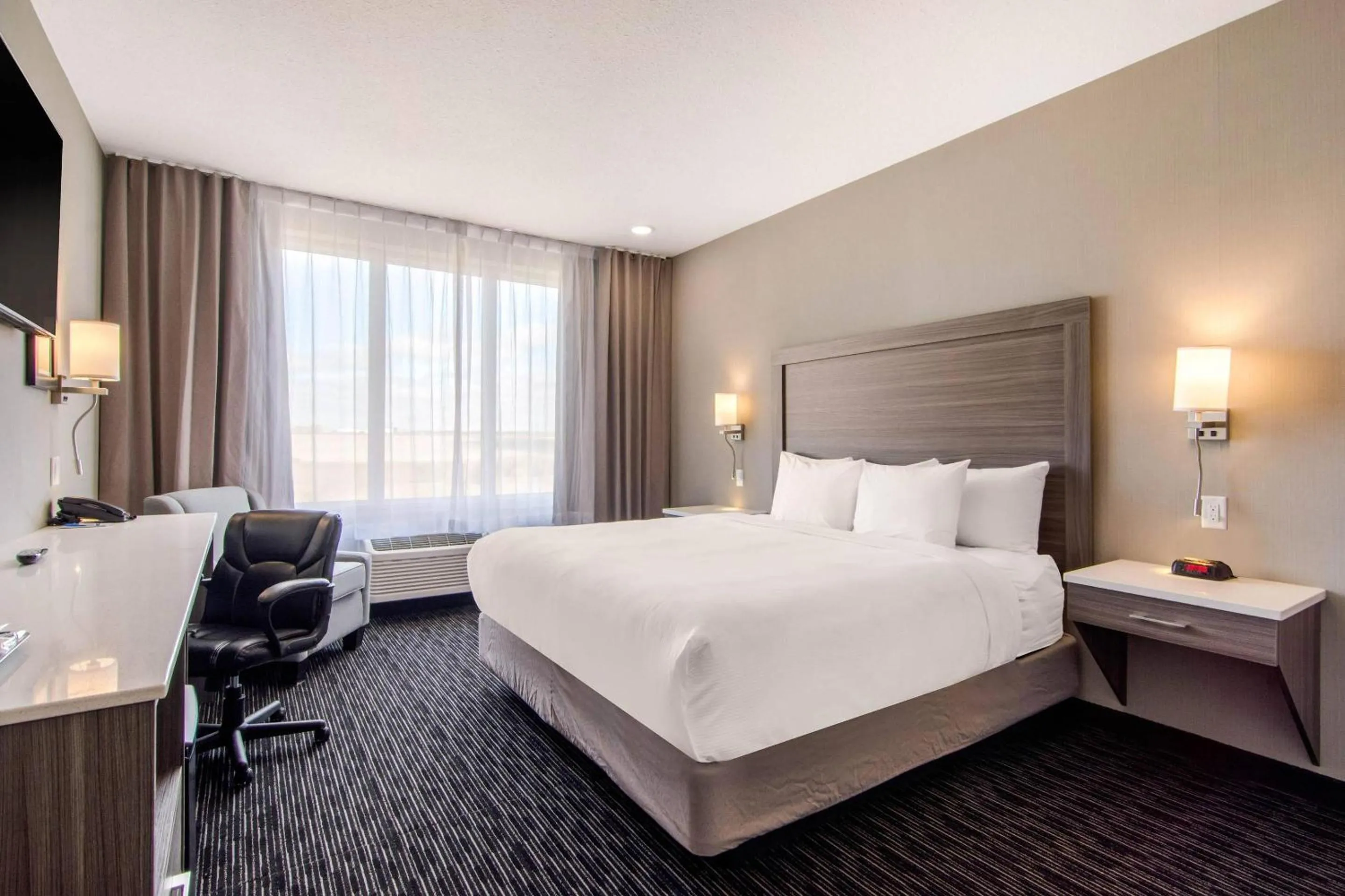 Bedroom, Bed in Comfort Inn & Suites