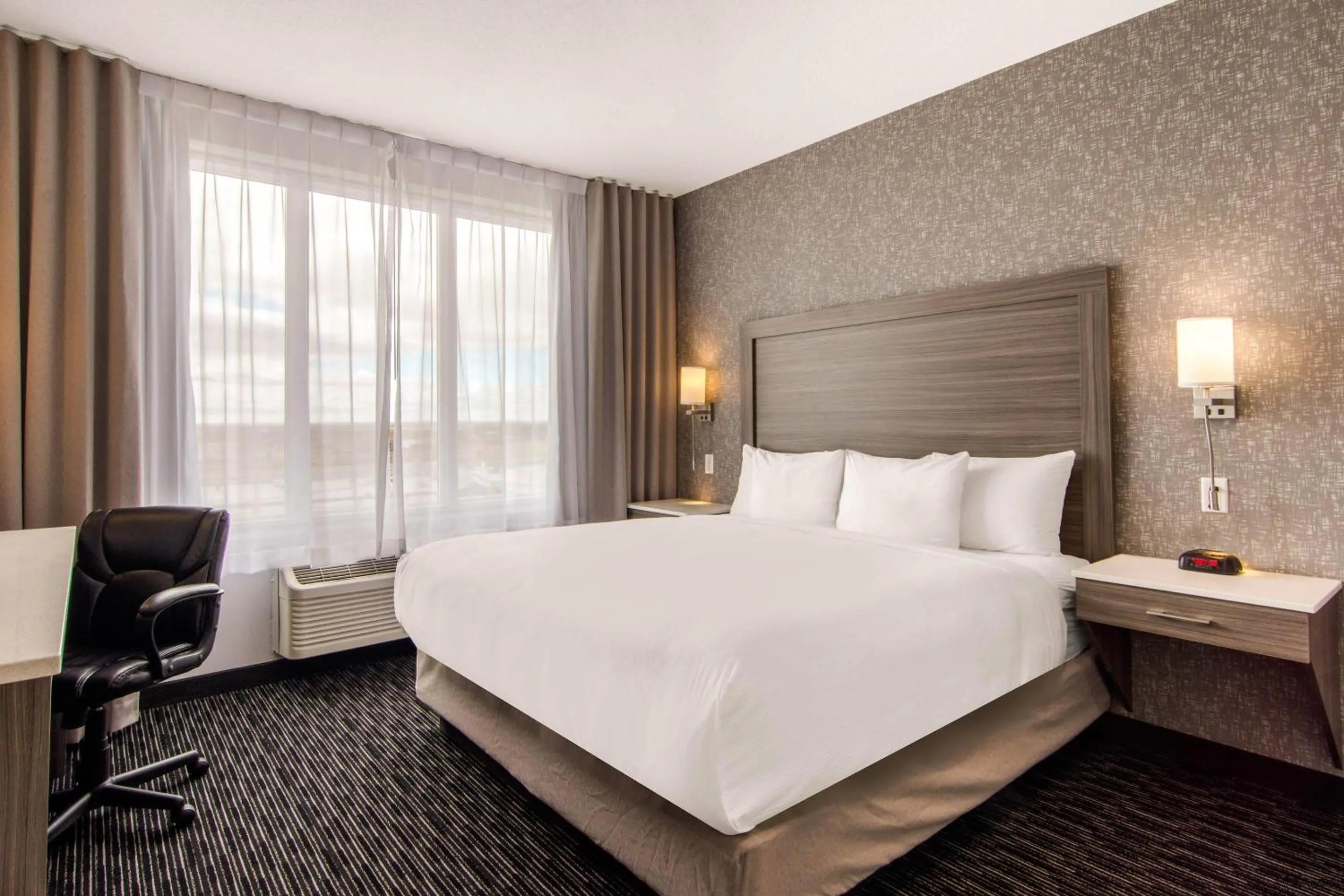 Bedroom, Bed in Comfort Inn & Suites