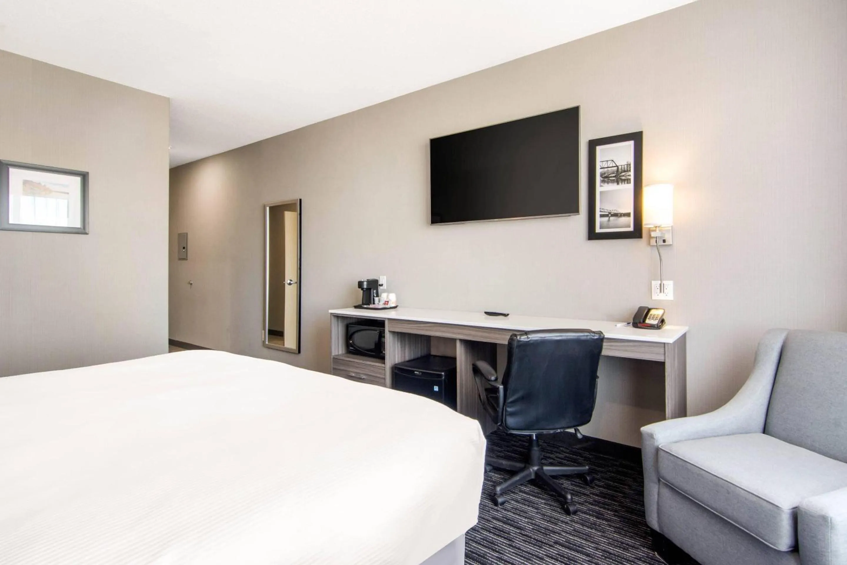 Bedroom, Bed in Comfort Inn & Suites
