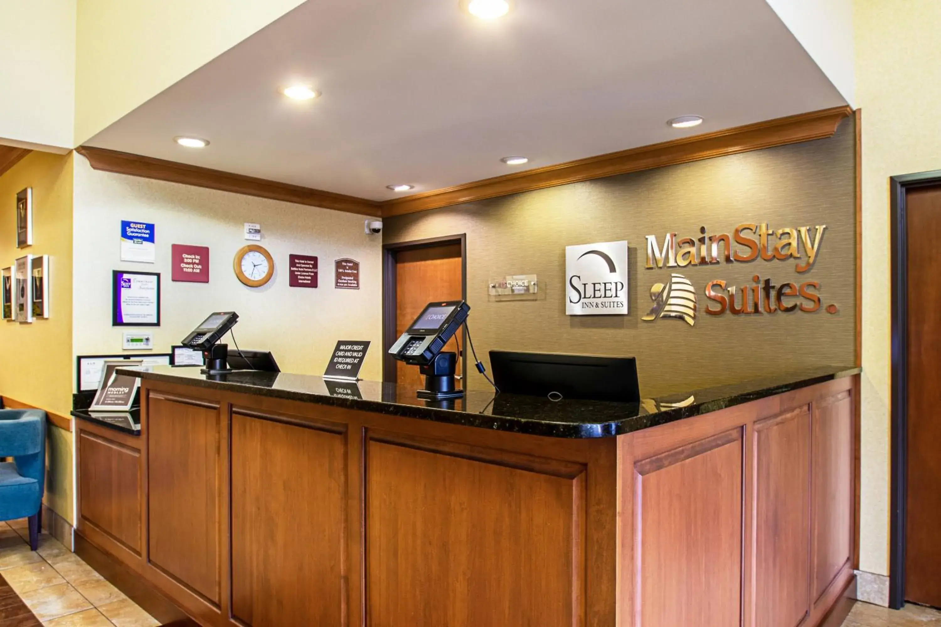 Lobby or reception in MainStay Suites Madison - Monona Lobby or reception in MainStay Suites Madison - Monona