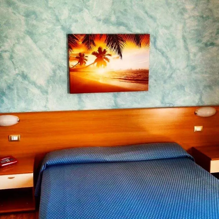 Photo of the whole room, Bed in Hotel 2000