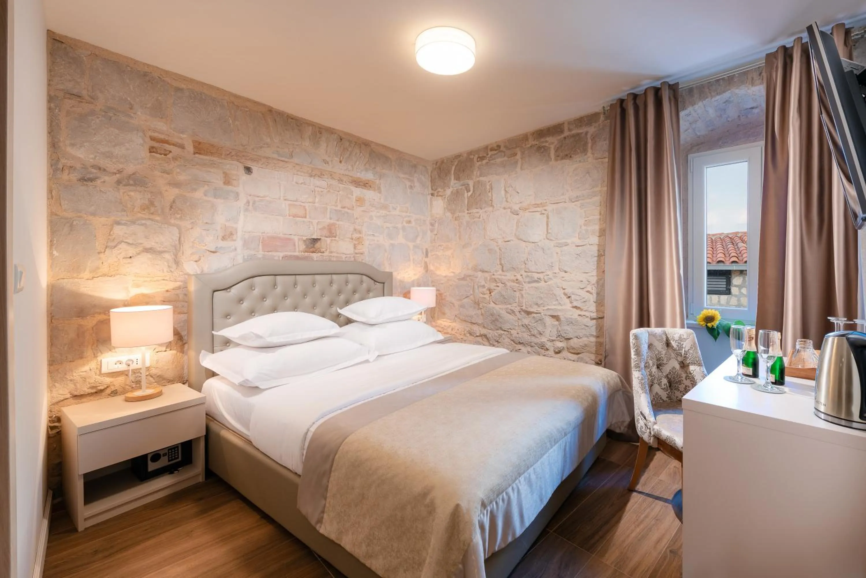 Bed in Hotel Agava Split