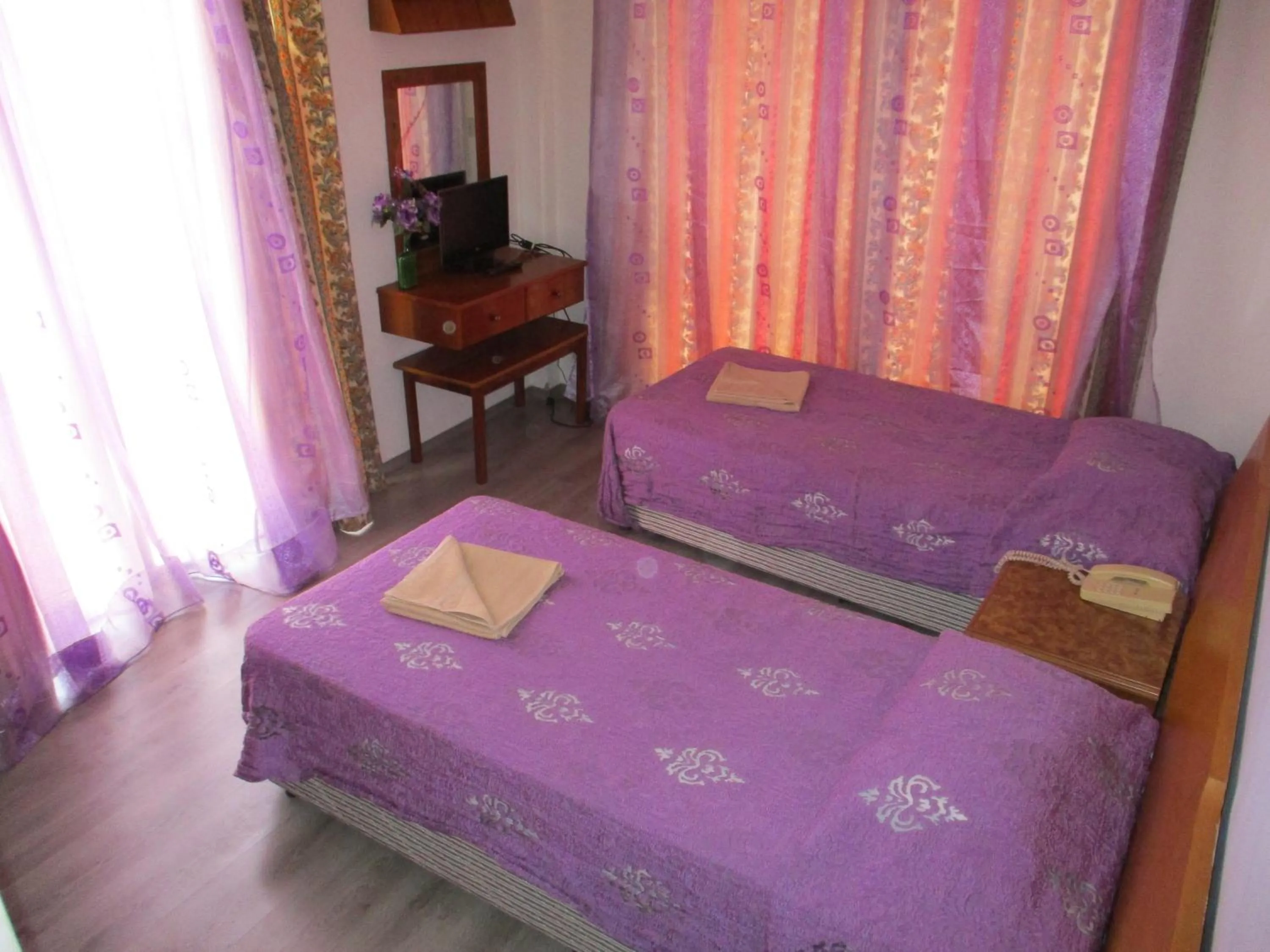 Bedroom, Bed in Onisillos Hotel