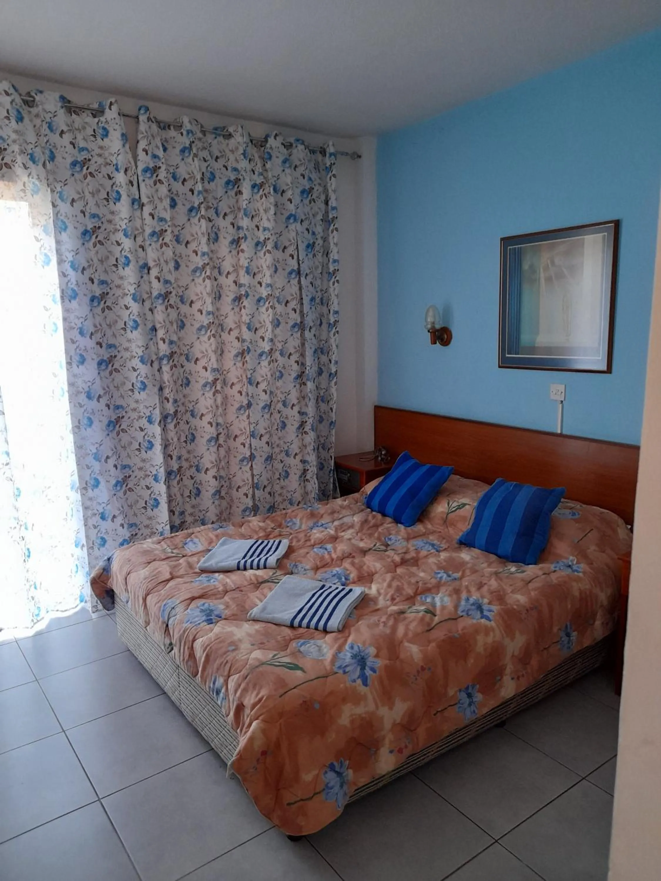 Bedroom, Bed in Onisillos Hotel