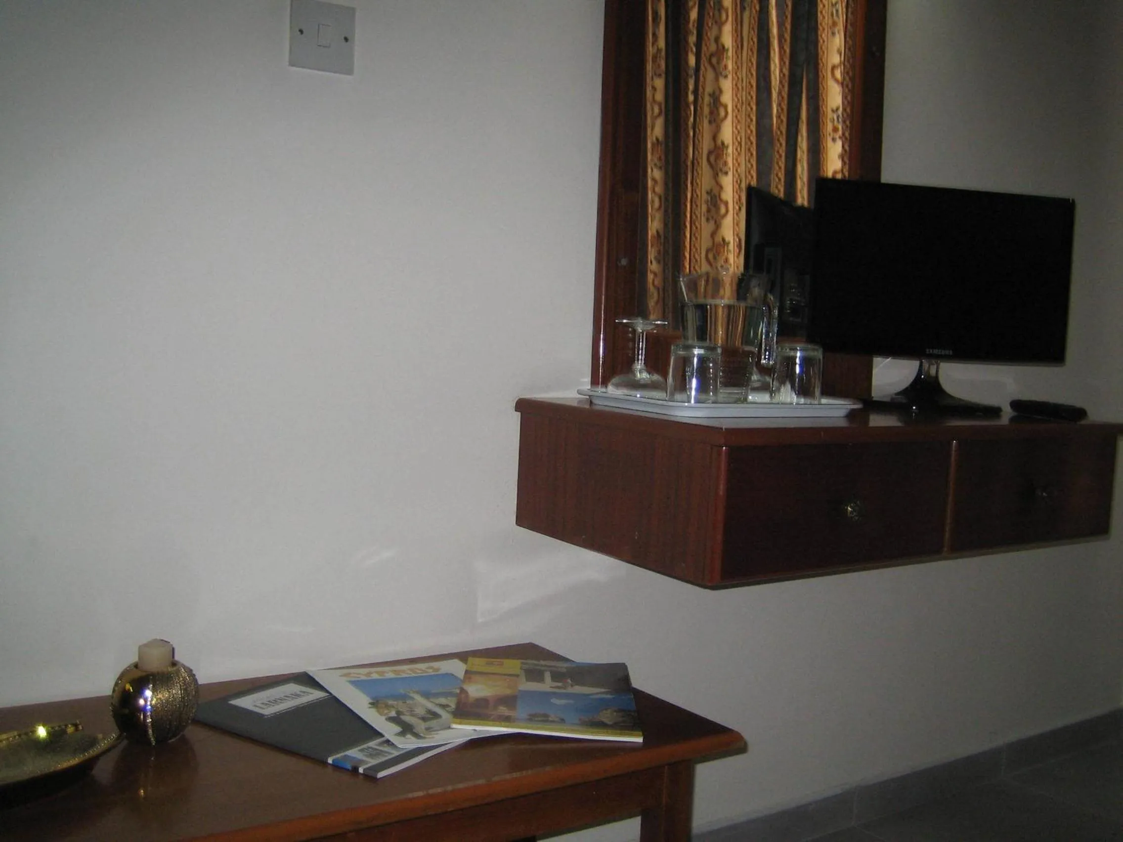 TV and multimedia in Onisillos Hotel