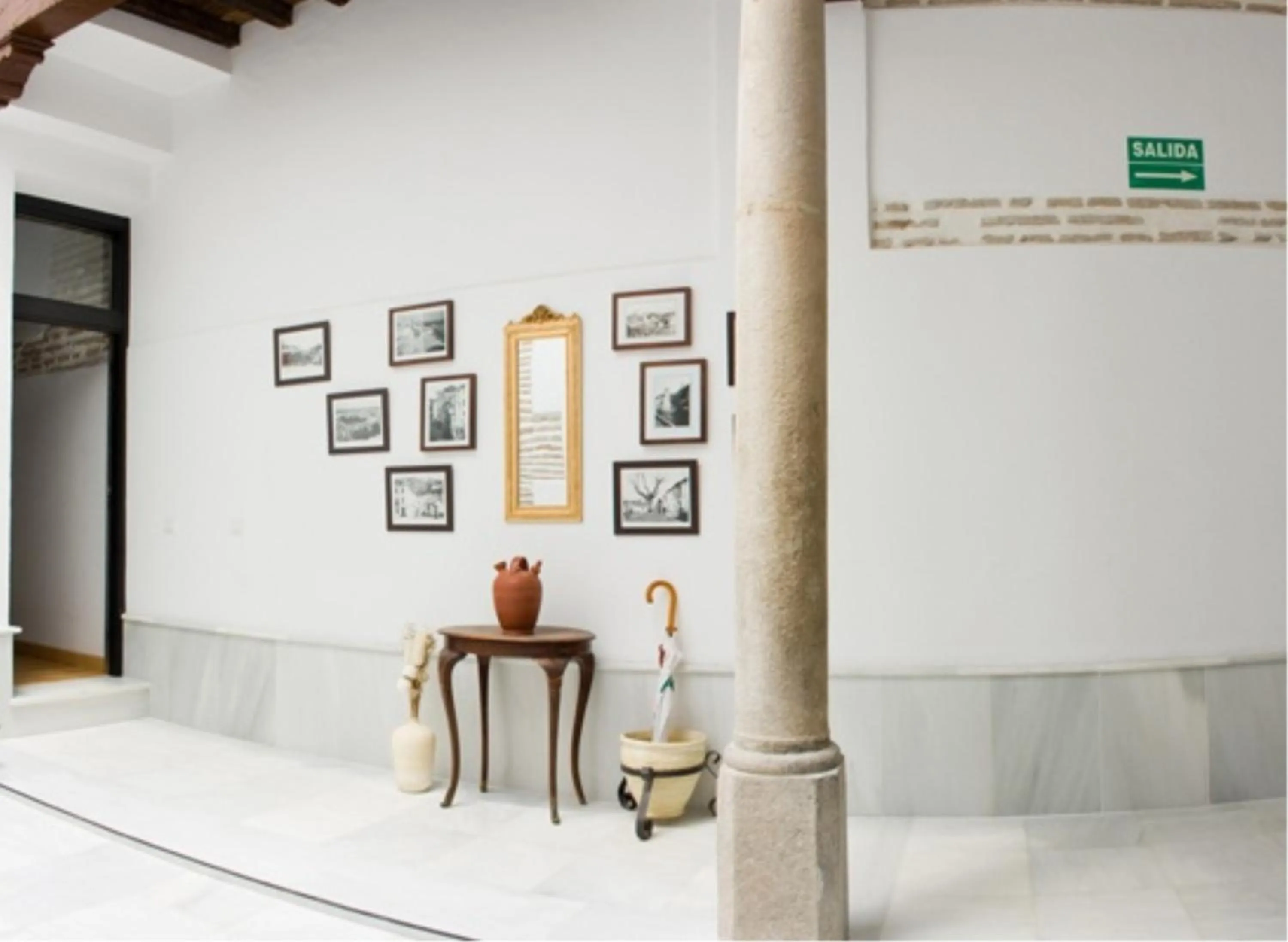 Communal lounge/ TV room in El Granado Hostel