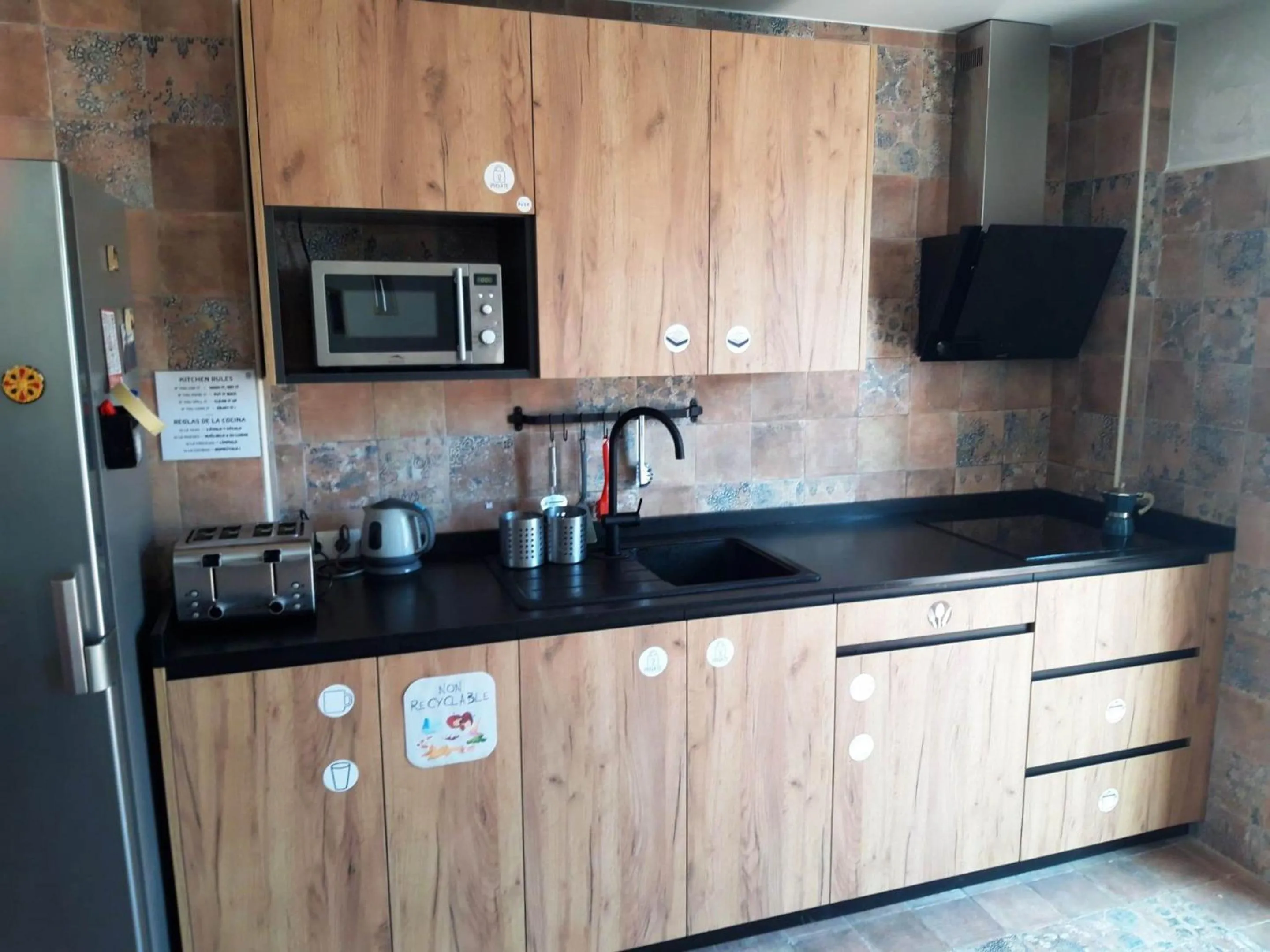 Communal kitchen in El Granado Hostel