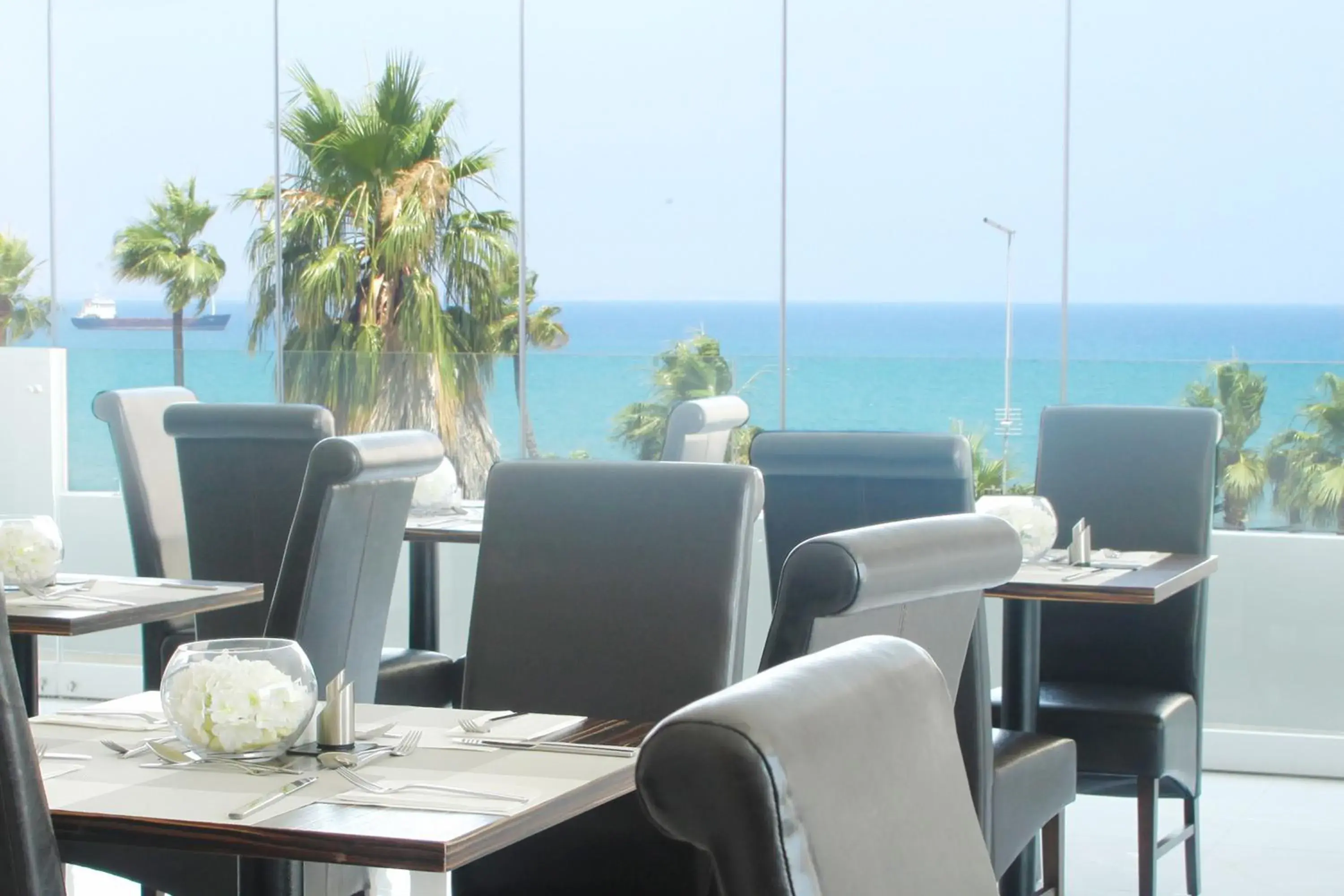 Restaurant/places to eat in Achilleos City Hotel Restaurant/places to eat in Achilleos City Hotel