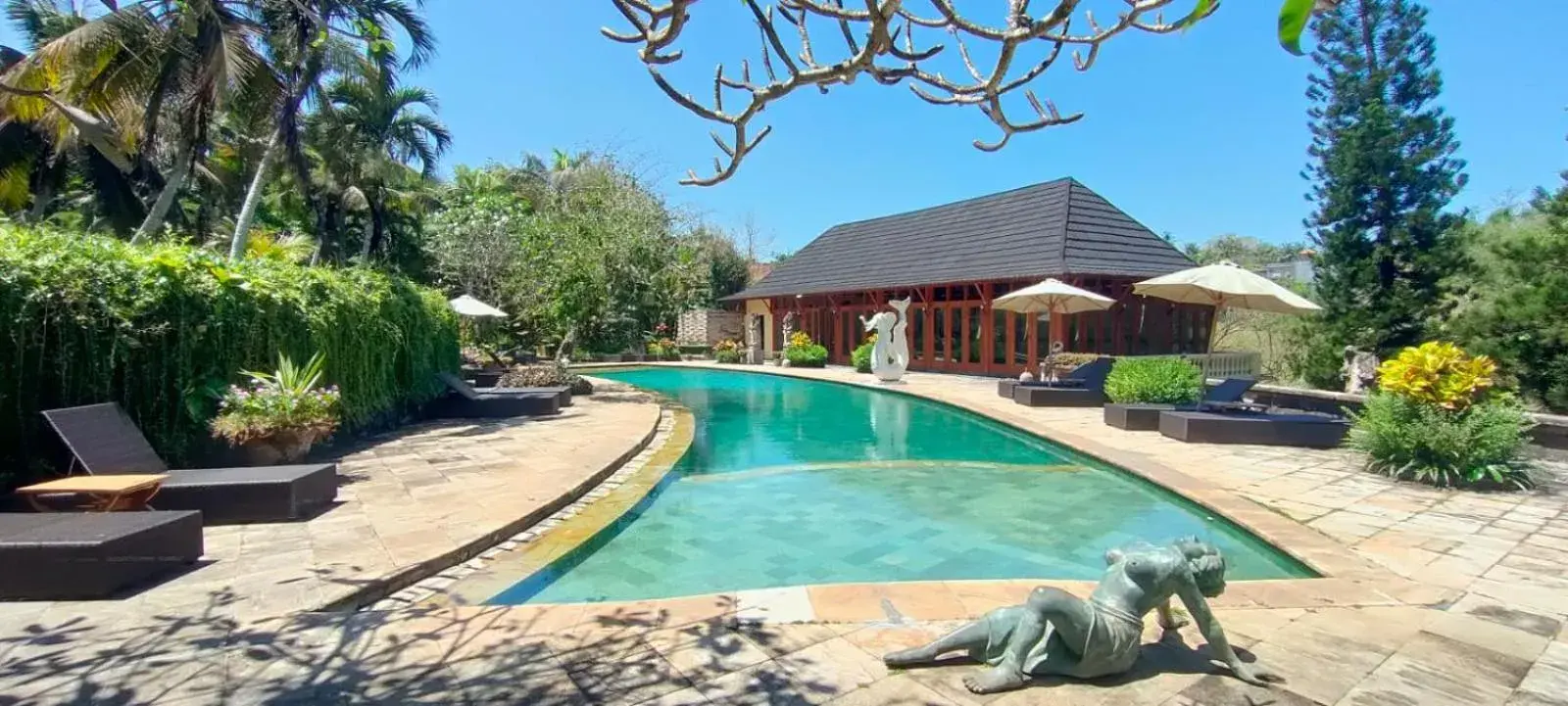 Swimming pool in Gajah Mina Beach Resort Swimming pool in Gajah Mina Beach Resort