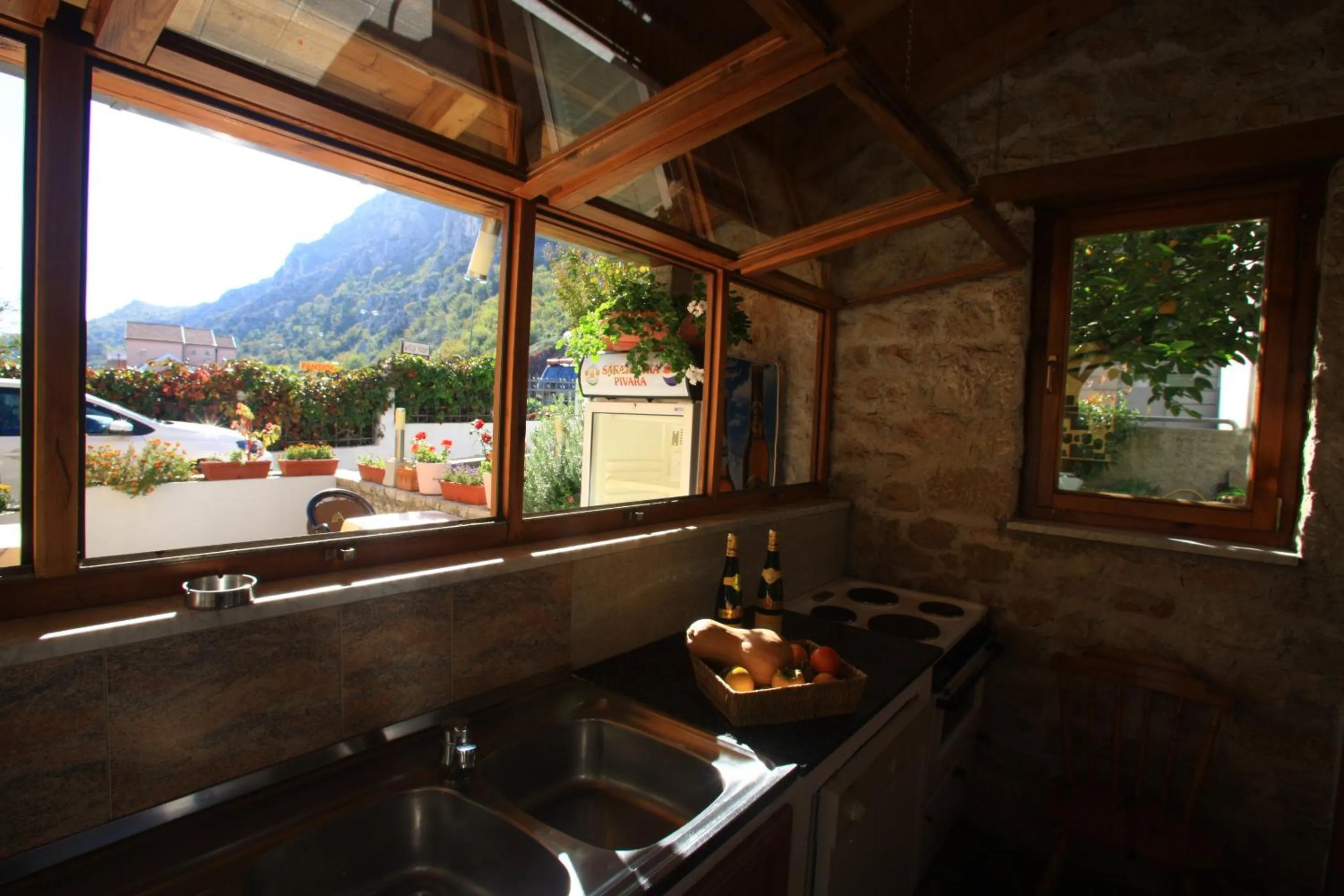 Kitchen or kitchenette in Pansion Rose