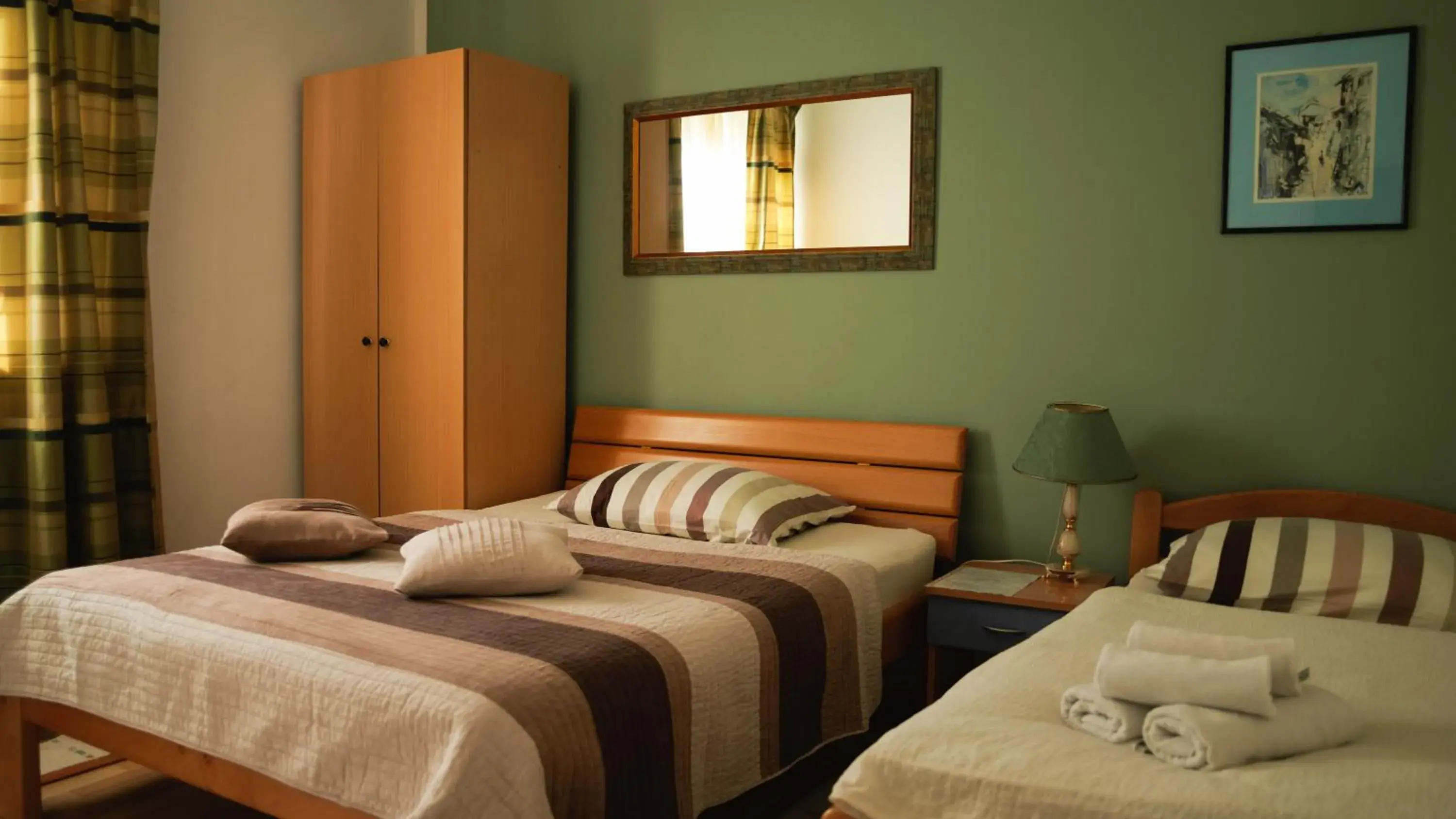 Triple Room in Pansion Rose Triple Room in Pansion Rose