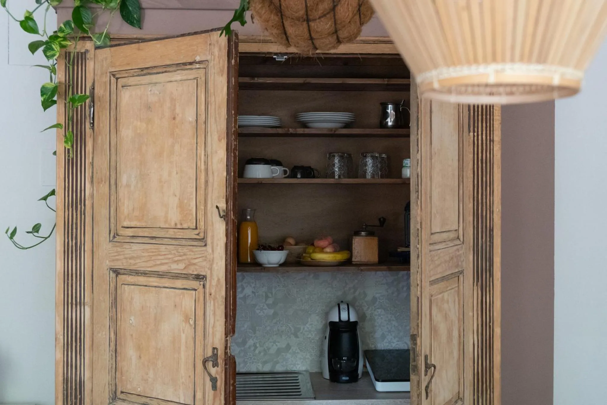 Decorative detail in La Bastia - Bed & Soul