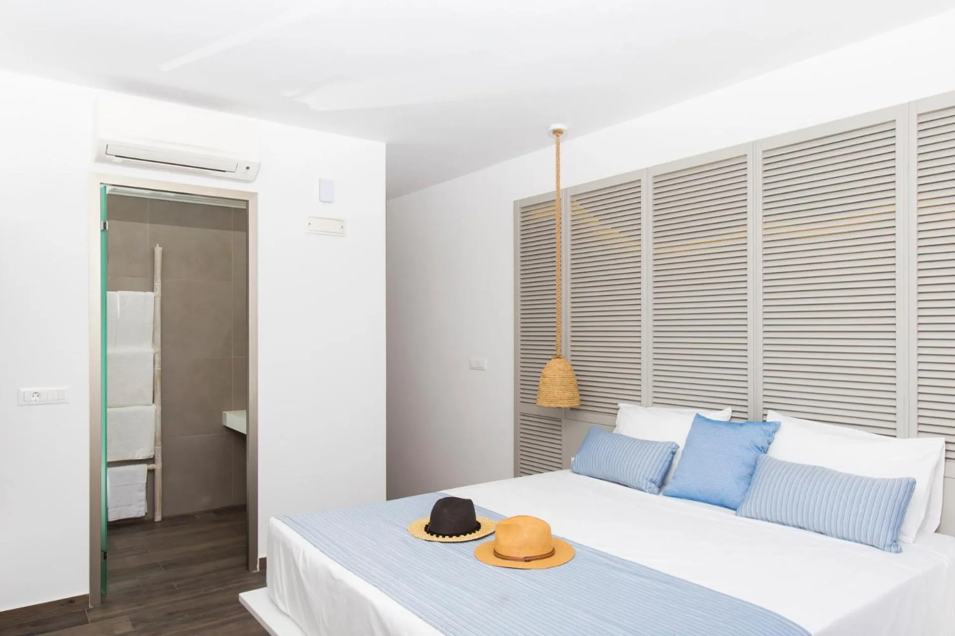 Bedroom, Bed in Lindos Del Mar Suites - Adults Only