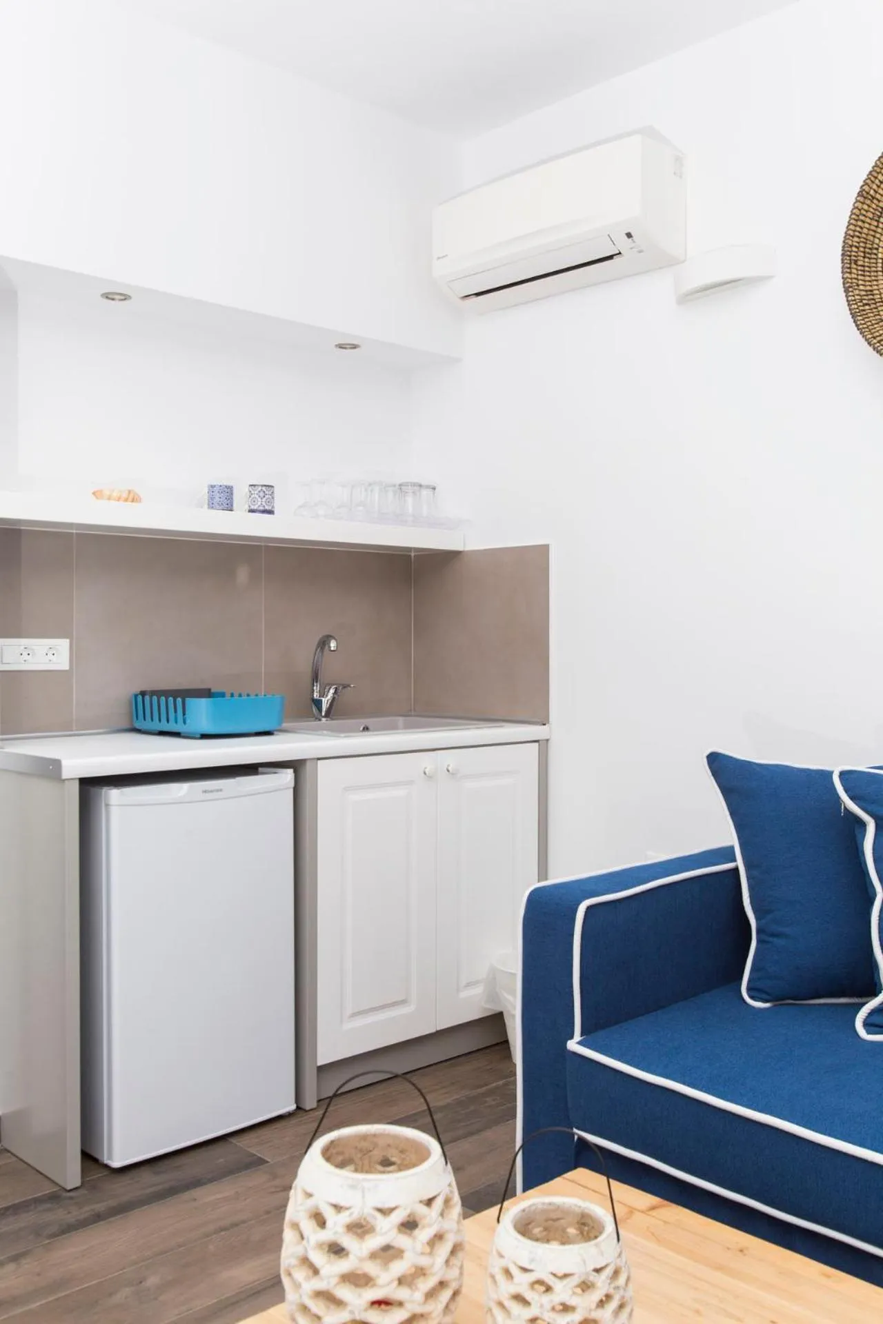 Kitchen or kitchenette in Lindos Del Mar Suites - Adults Only