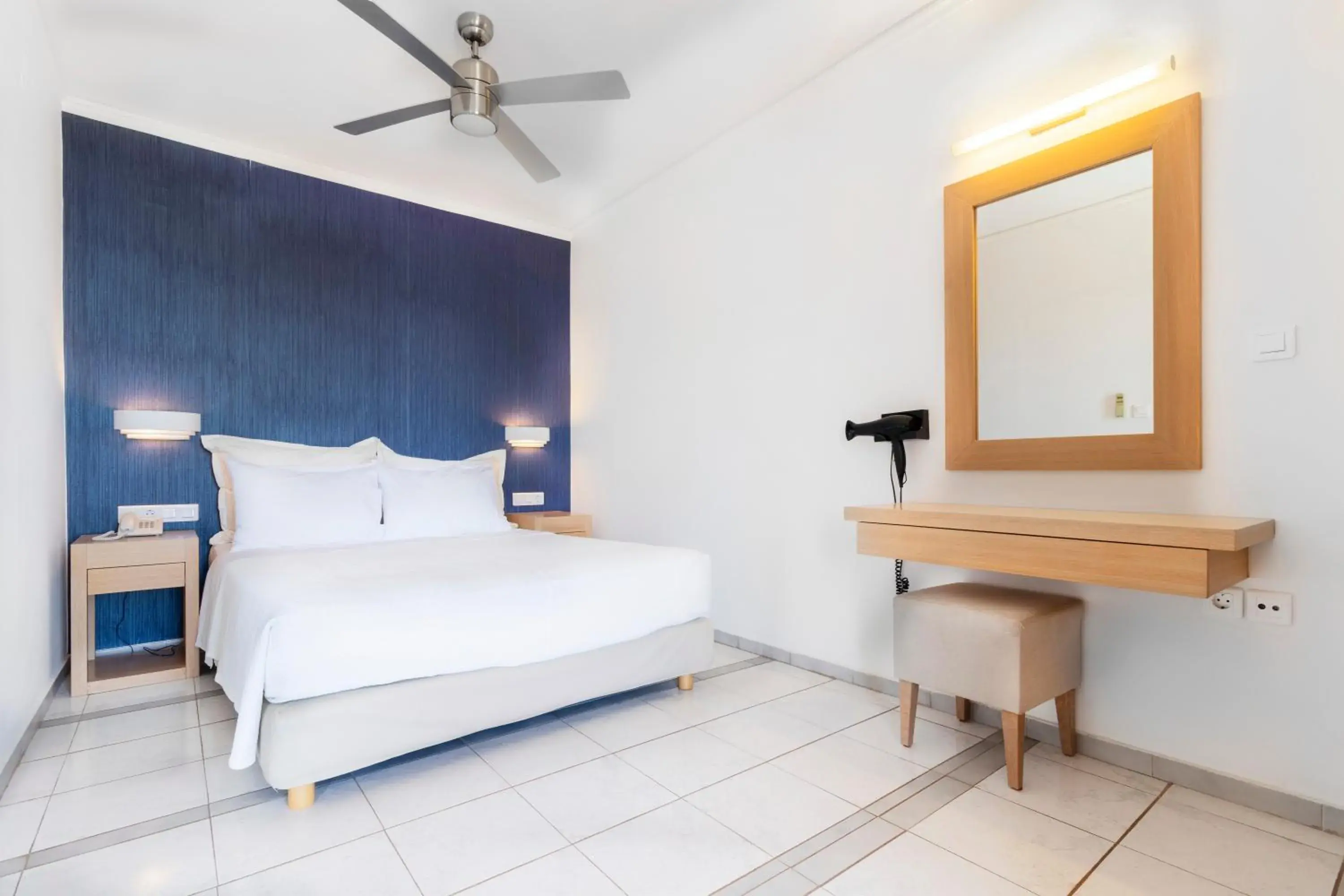 Bed in Pal Beach Bed in Pal Beach