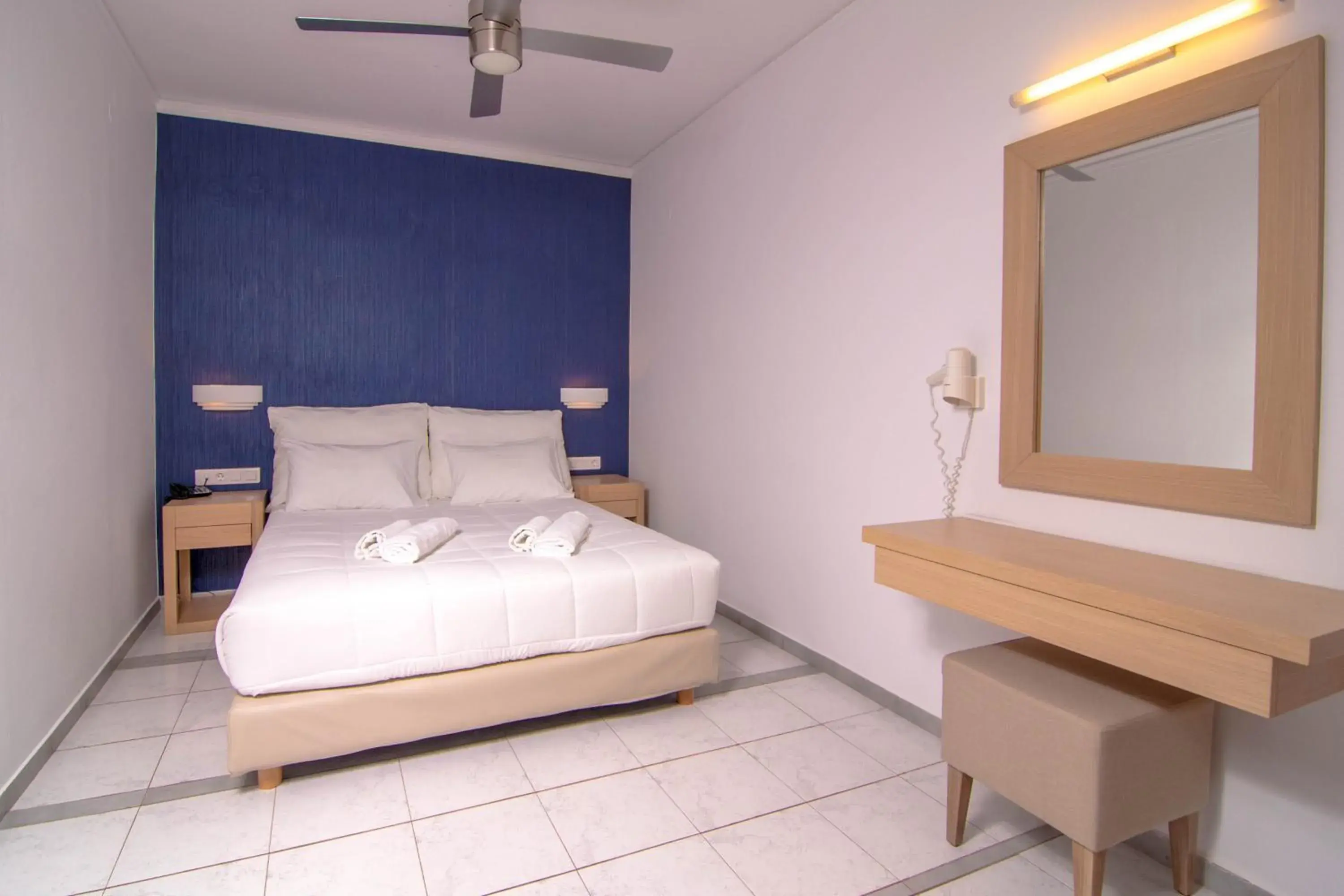 Bed in Pal Beach Bed in Pal Beach