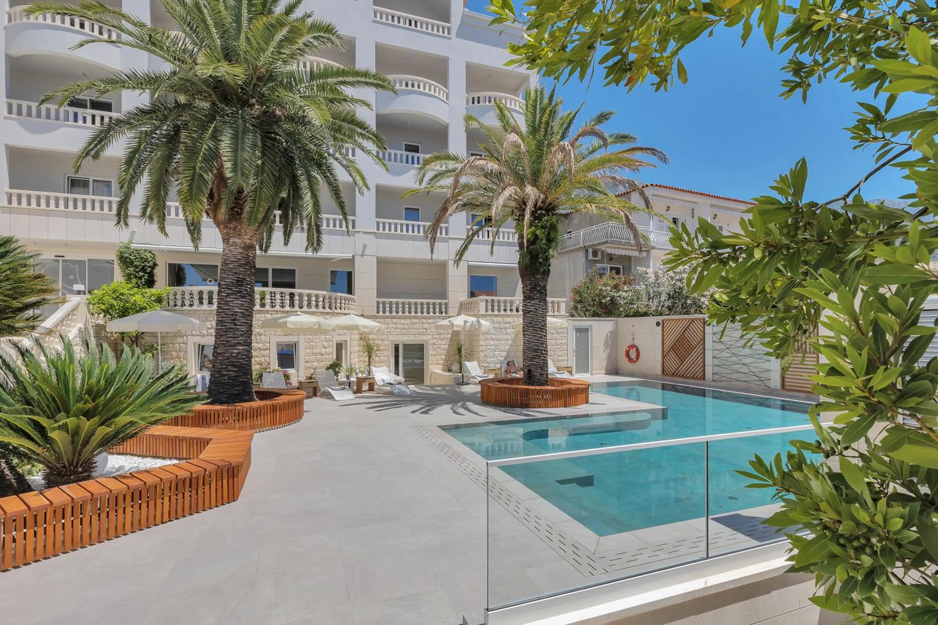 Swimming pool in Hotel Laurentum