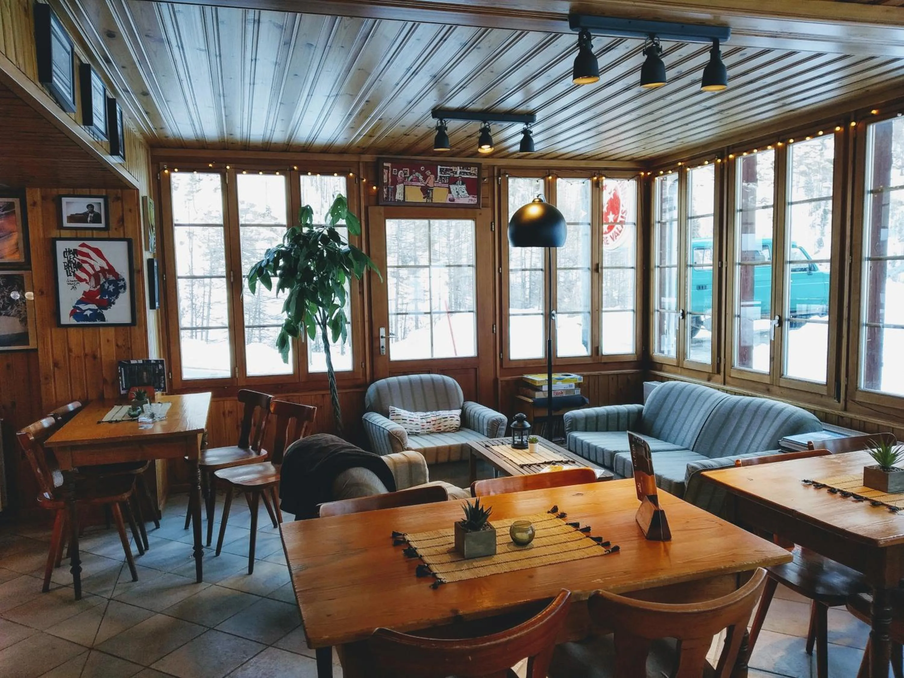 Restaurant/places to eat in Hôtel Pension du Lac Bleu