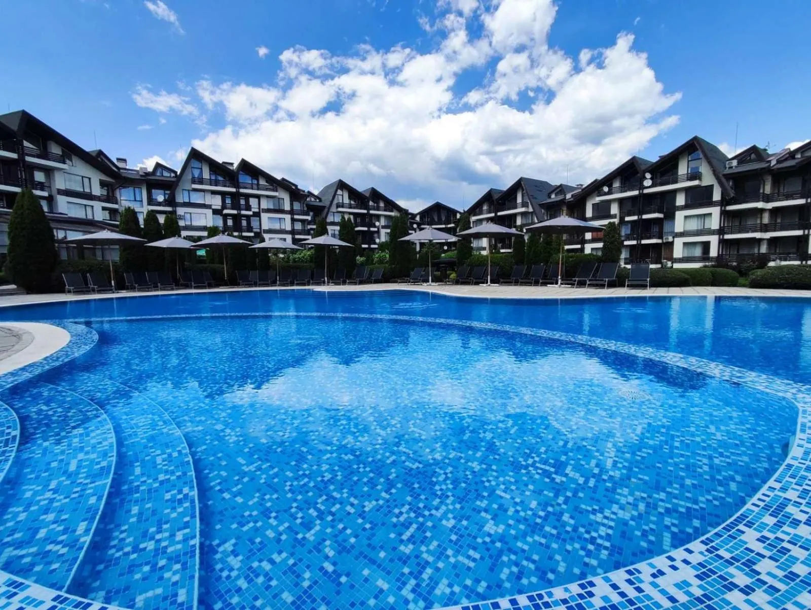 Aspen Golf and Ski Resort