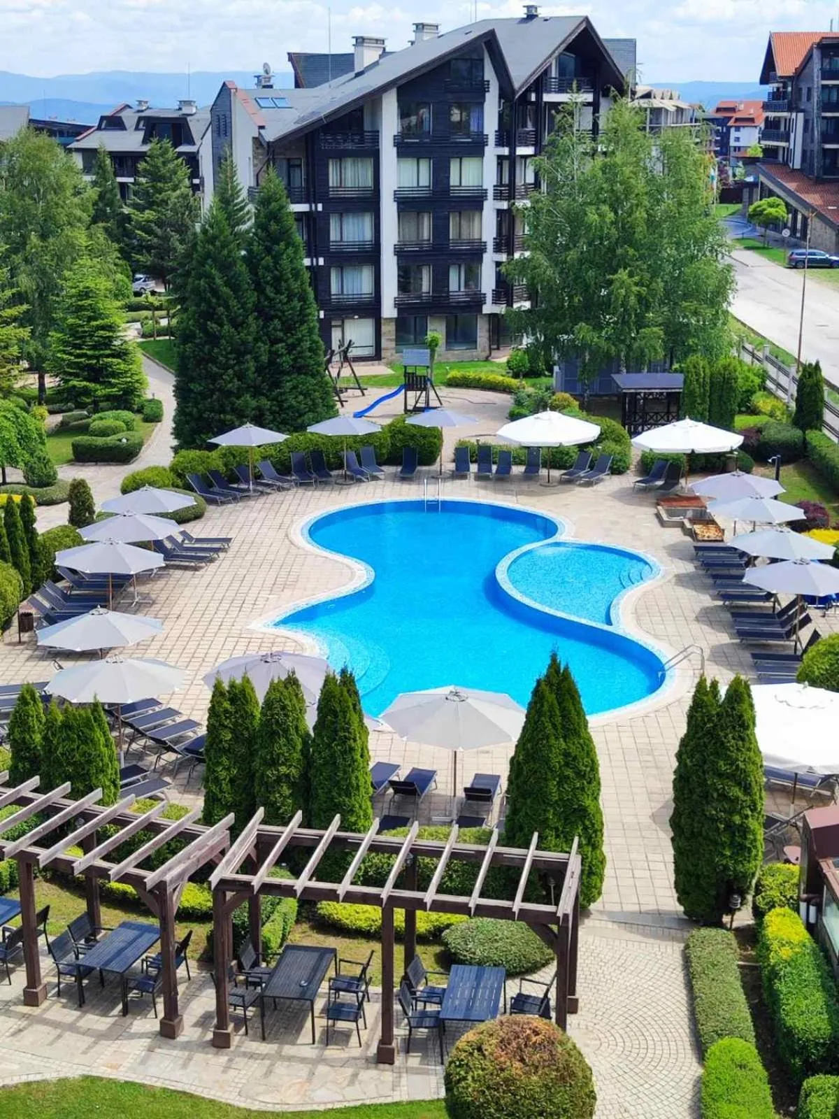 Aspen Golf and Ski Resort