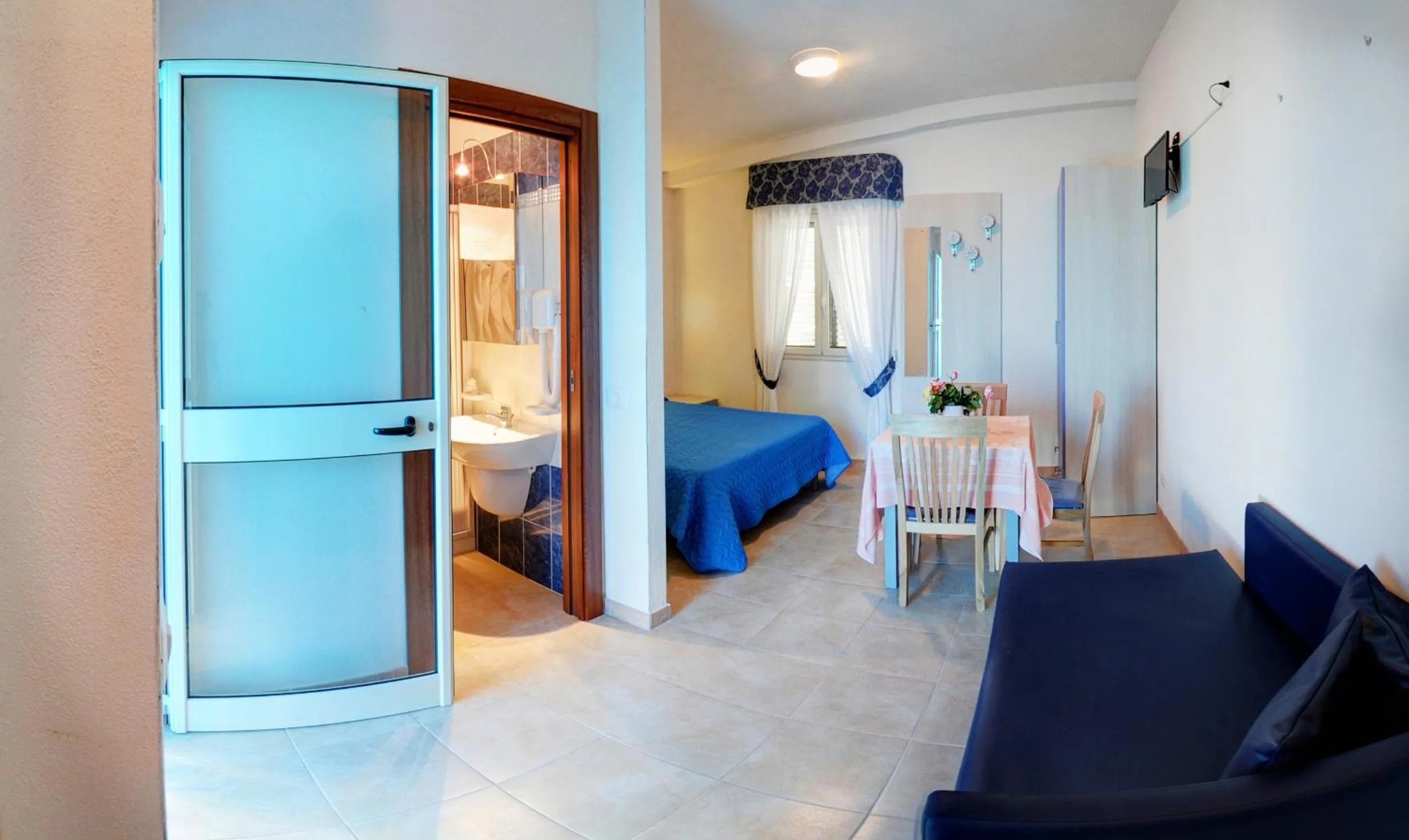 Photo of the whole room in Villaggio San Pablo