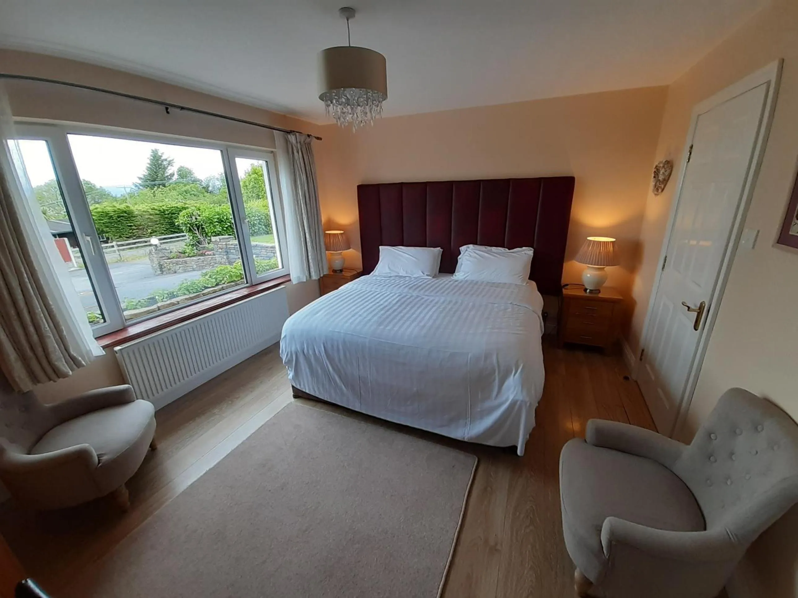 Bed in Edencrest B&B