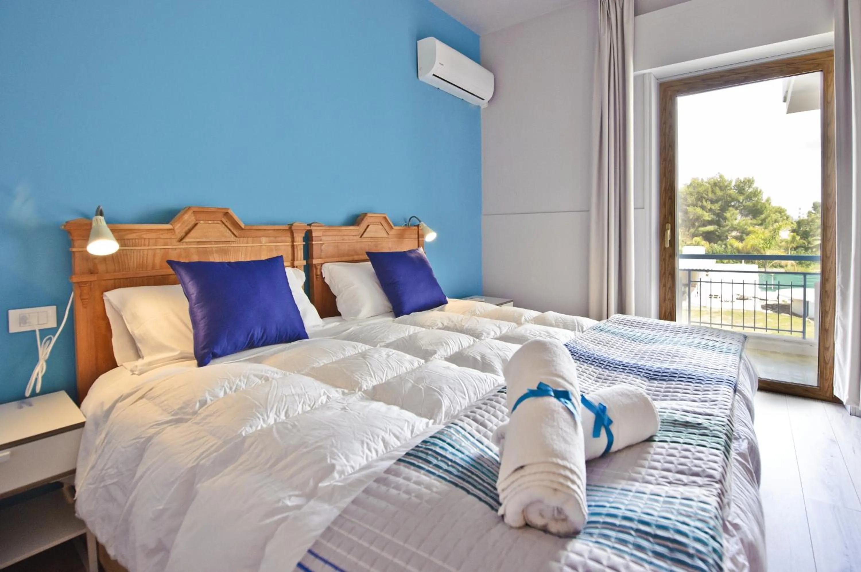 Photo of the whole room, Bed in Relais Lo Stagnone