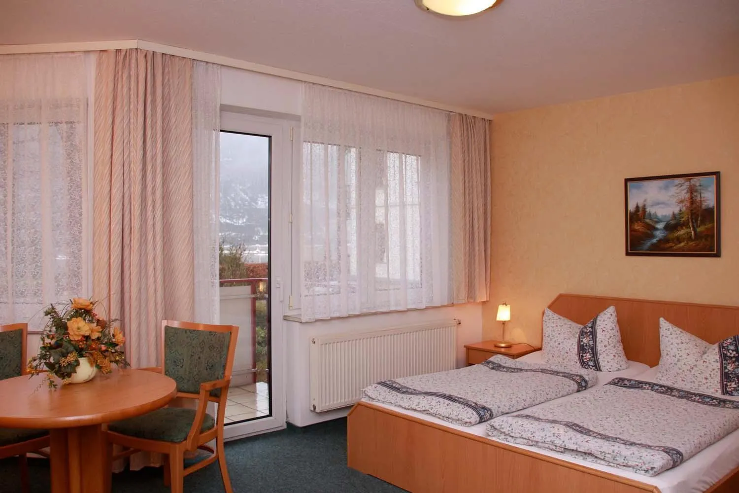 Bed in Hotel-Garni Elbgarten Bad Schandau