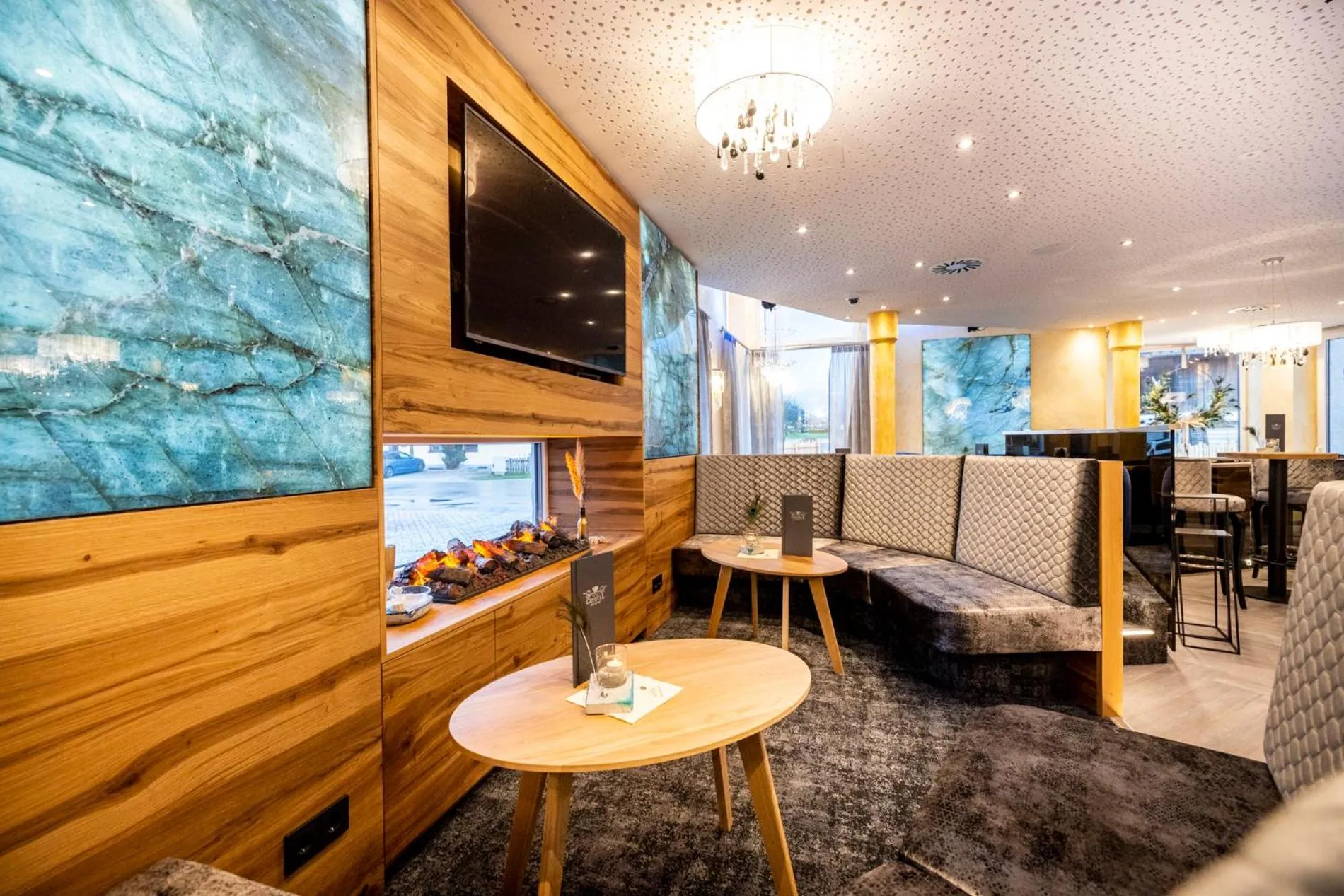 Lounge or bar in Schlosshotel Lacknerhof