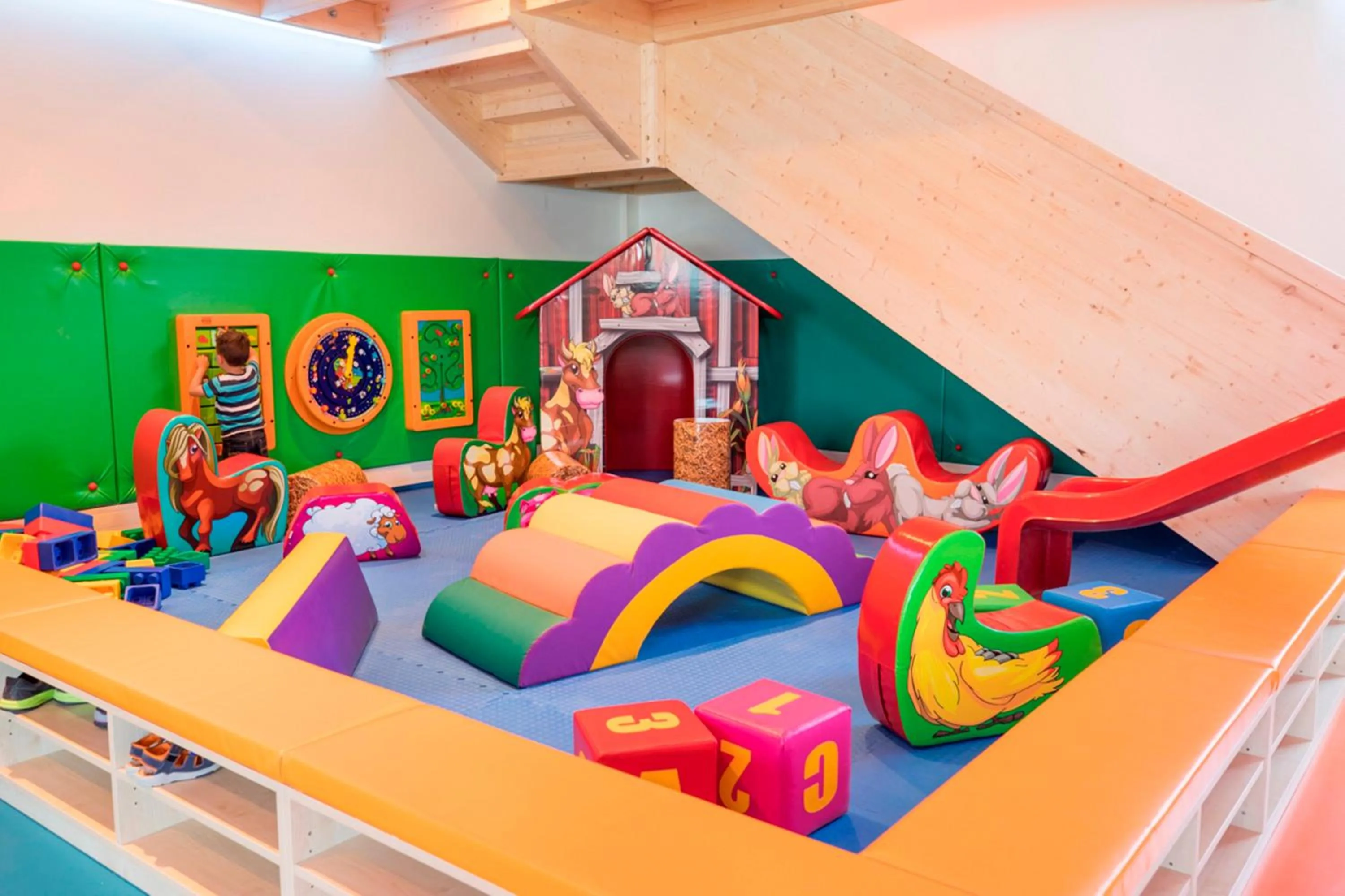 Kids's club in Schlosshotel Lacknerhof