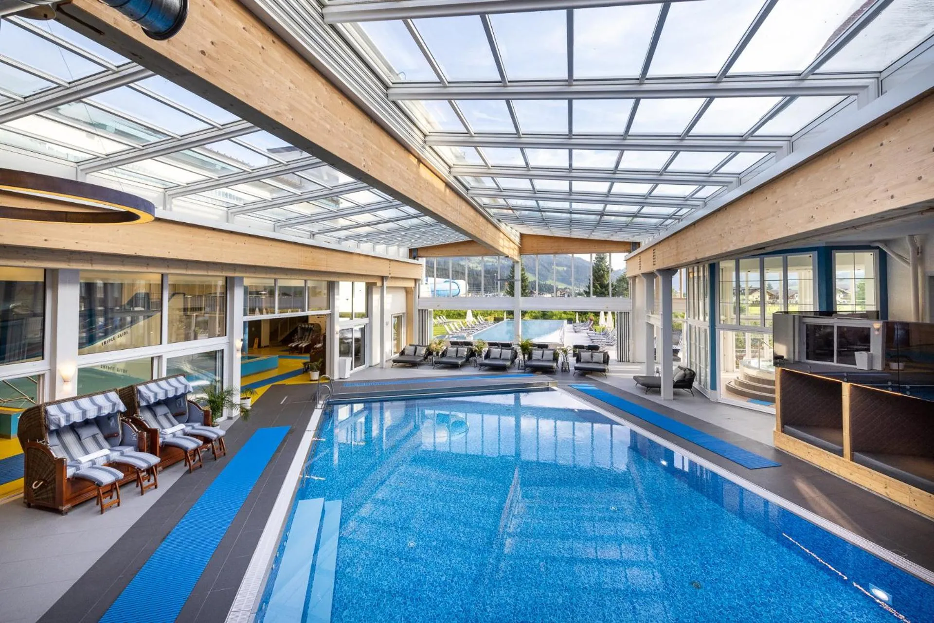 Swimming pool in Schlosshotel Lacknerhof