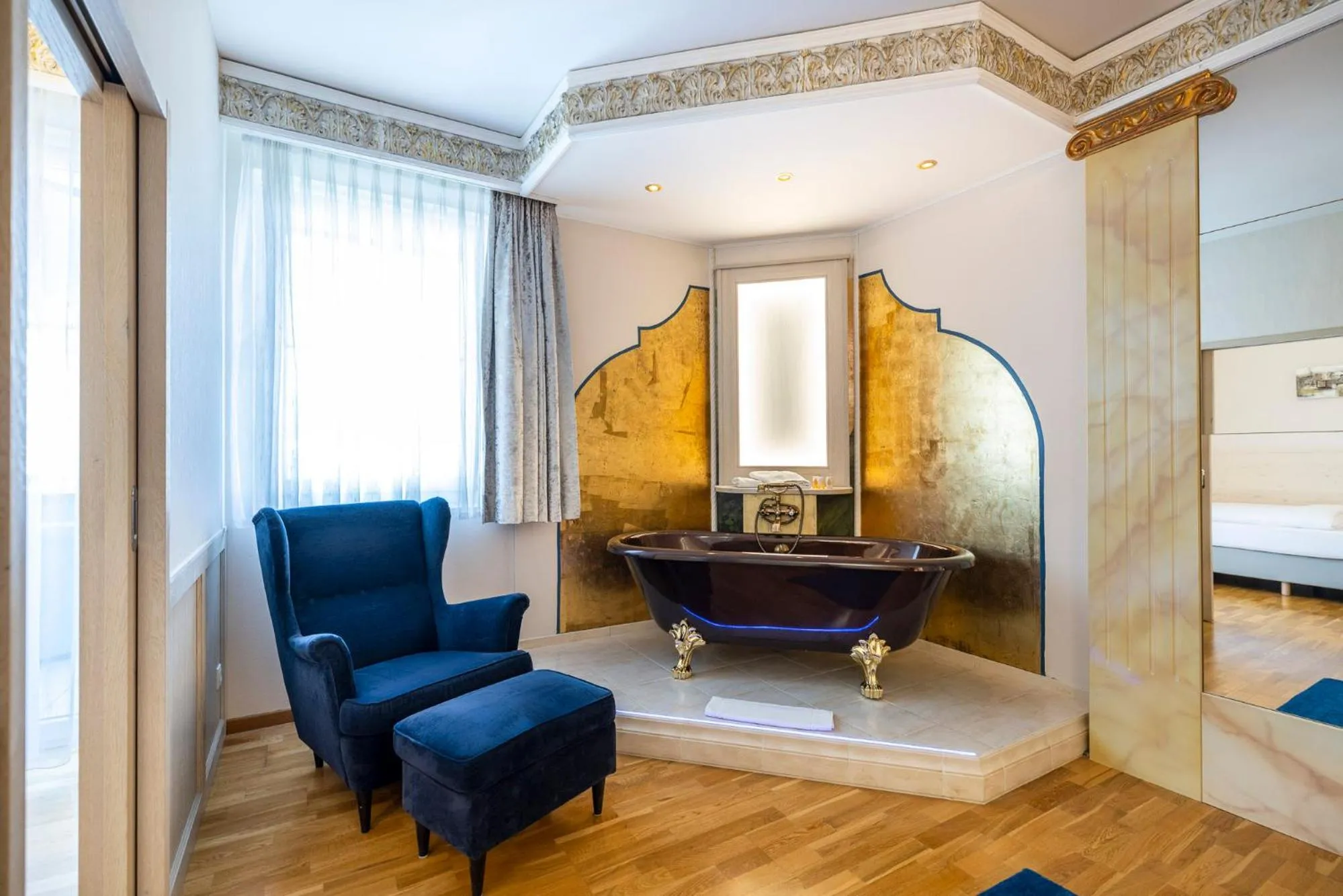 Bath in Schlosshotel Lacknerhof