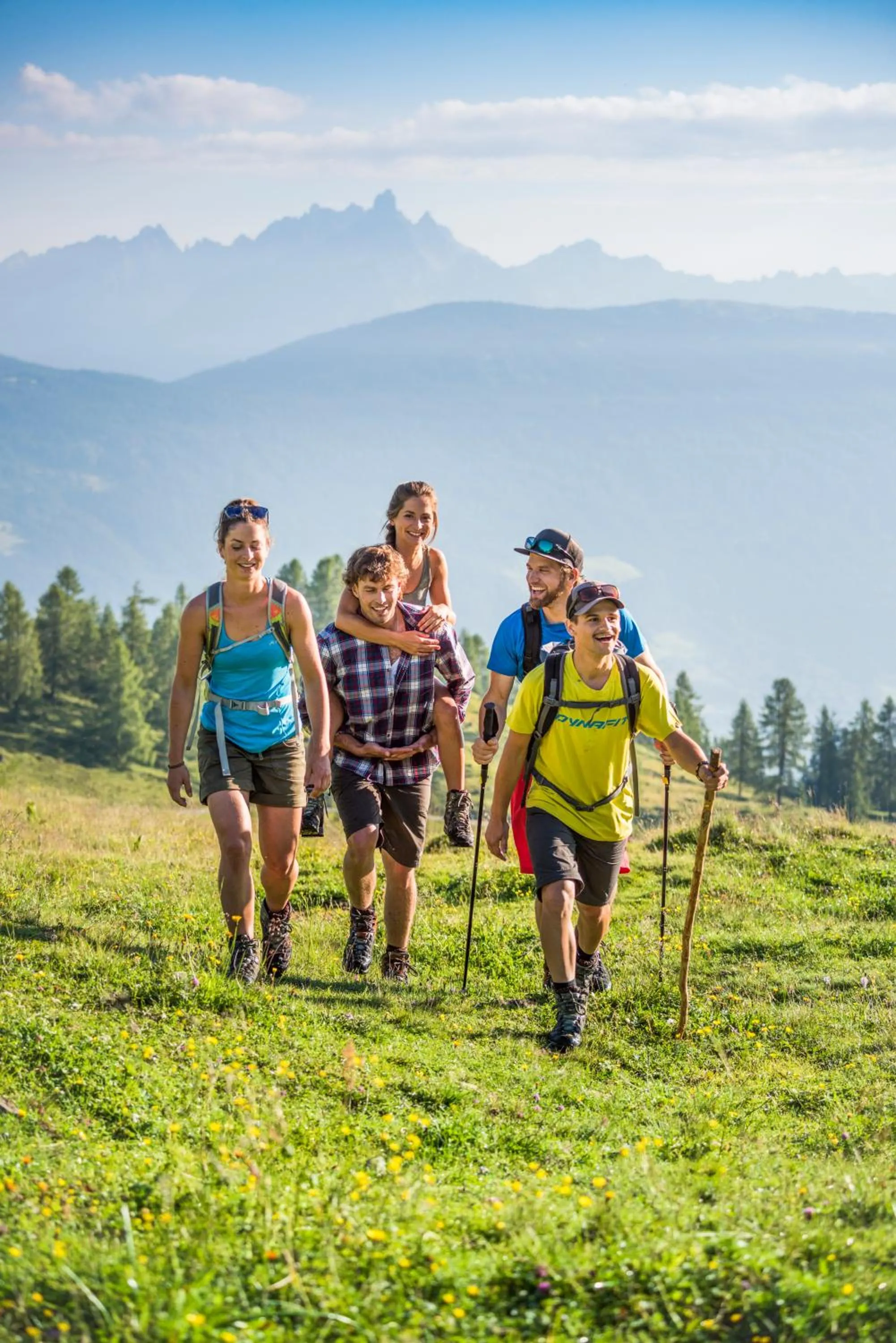 Hiking in Schlosshotel Lacknerhof